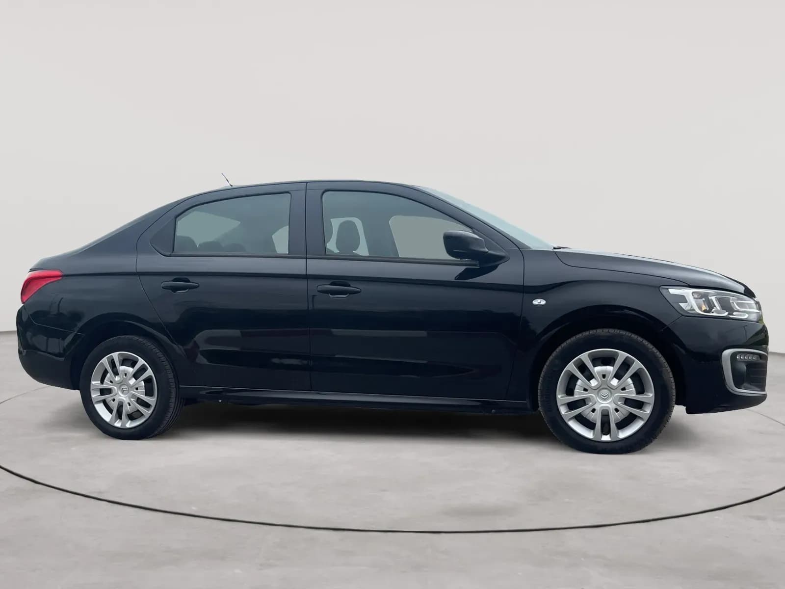 uploads/vehicles/2023/09/1696259025431.webp