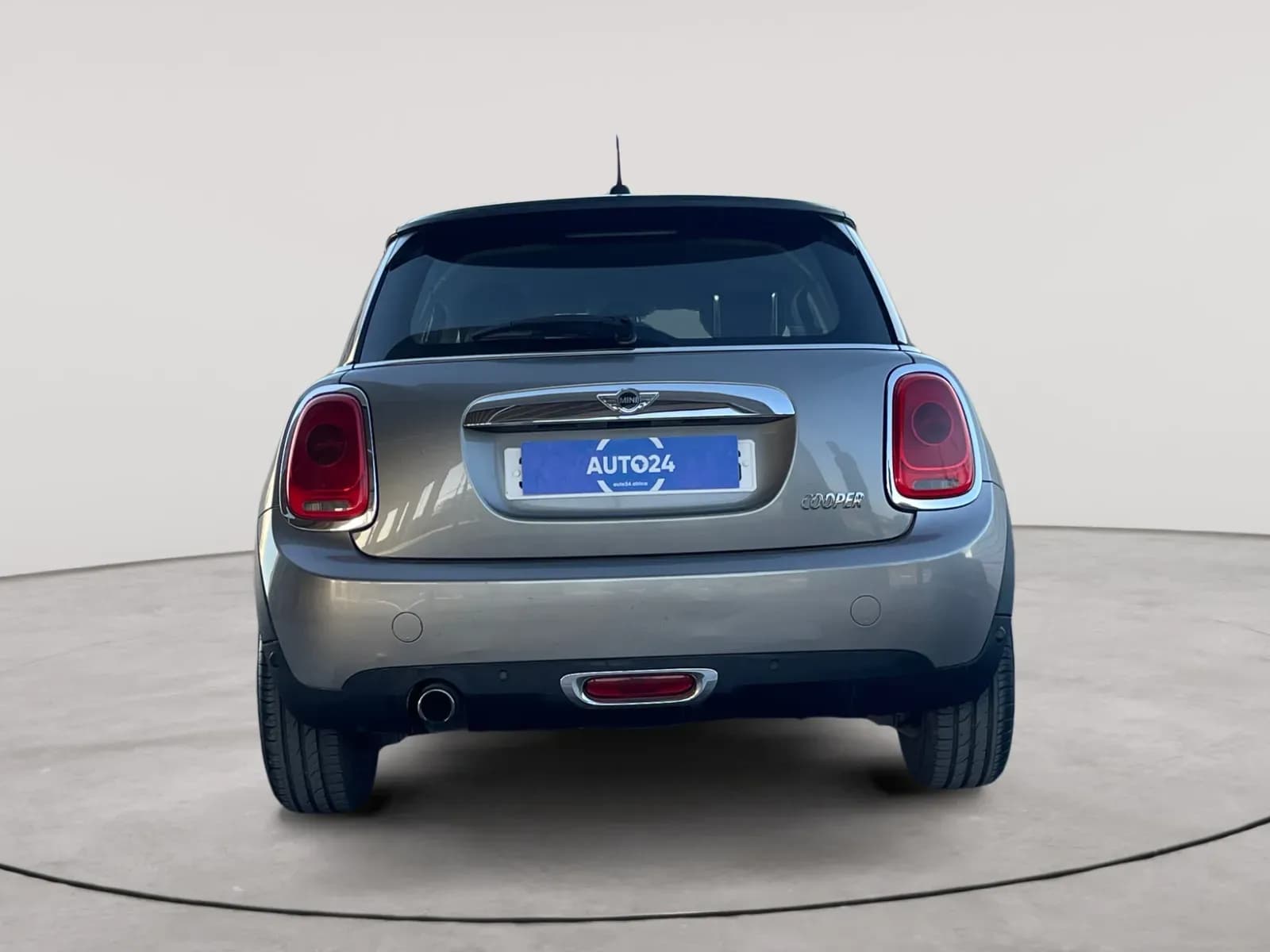 uploads/vehicles/2023/10/1696590929694.webp