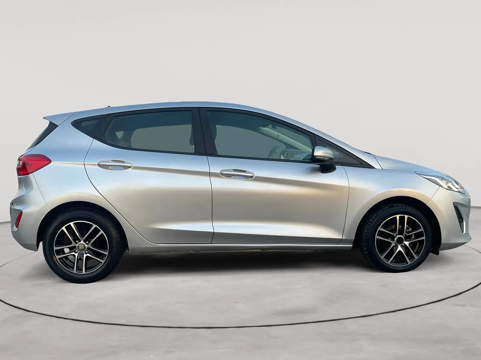 uploads/vehicles/2023/10/1696934322605.webp