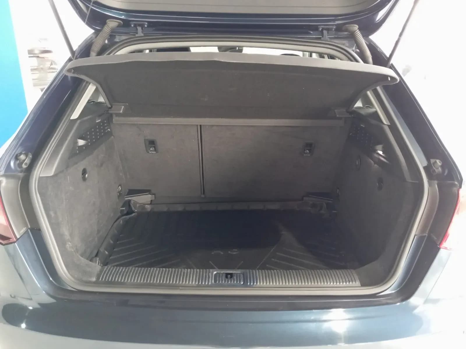 uploads/vehicles/2023/10/1701879826046.webp
