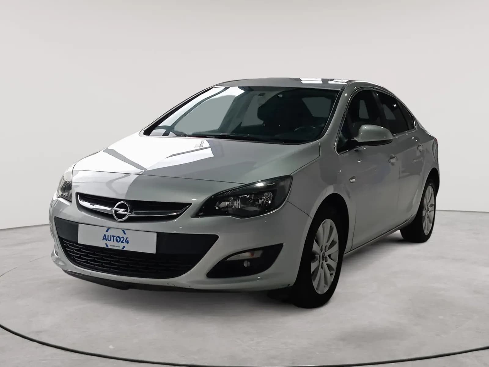 uploads/vehicles/2023/12/1702046538401.webp