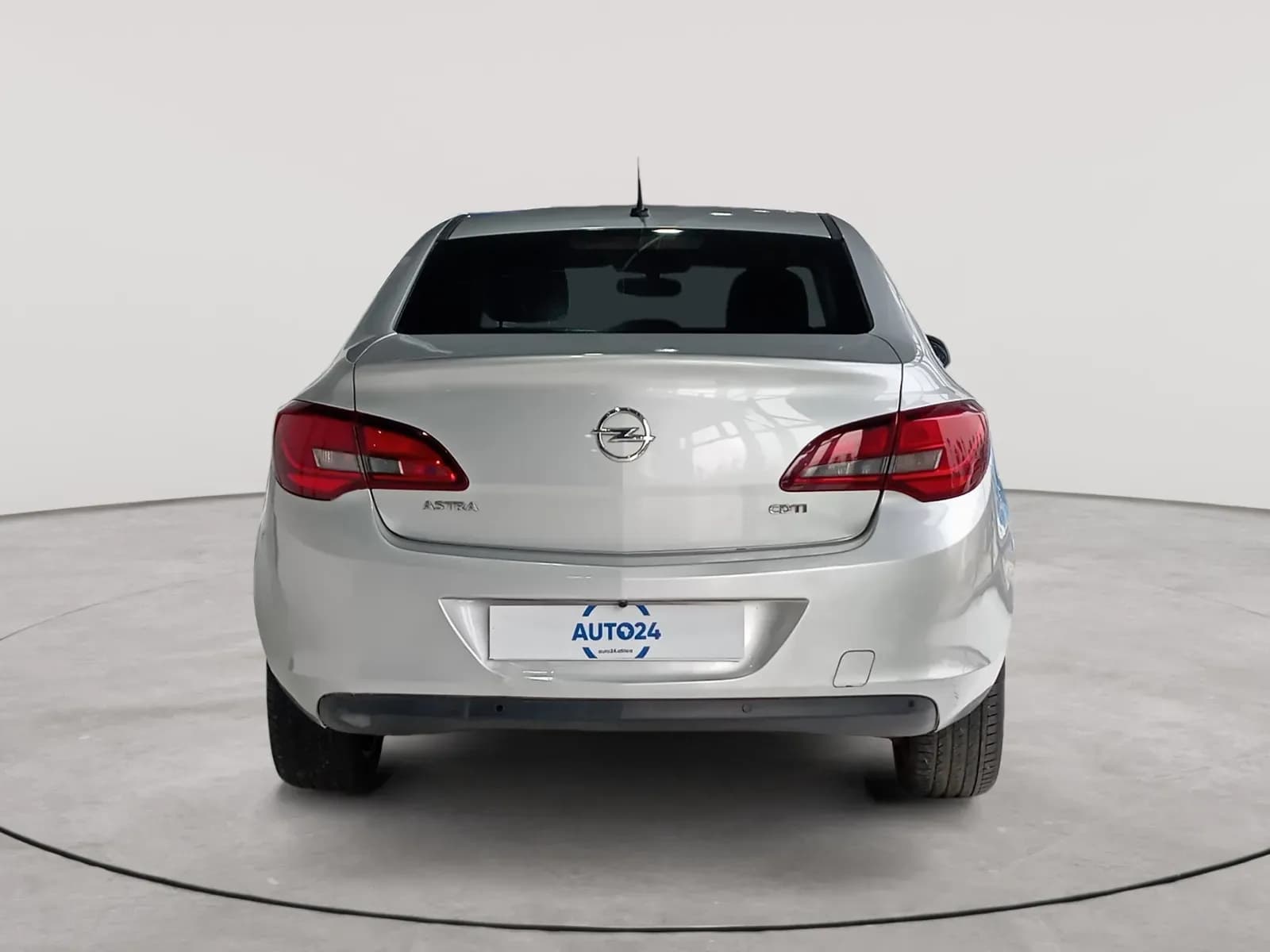 uploads/vehicles/2023/12/1702046538974.webp