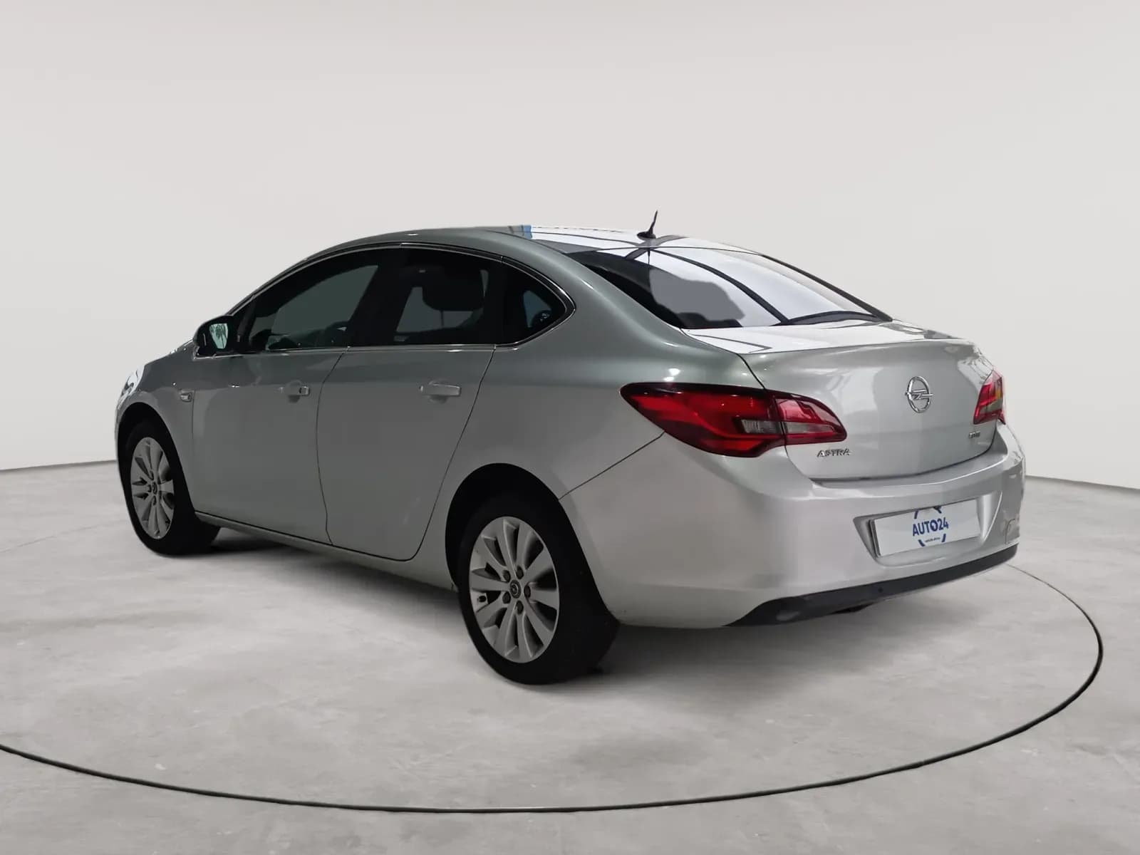 uploads/vehicles/2023/12/1702046539241.webp