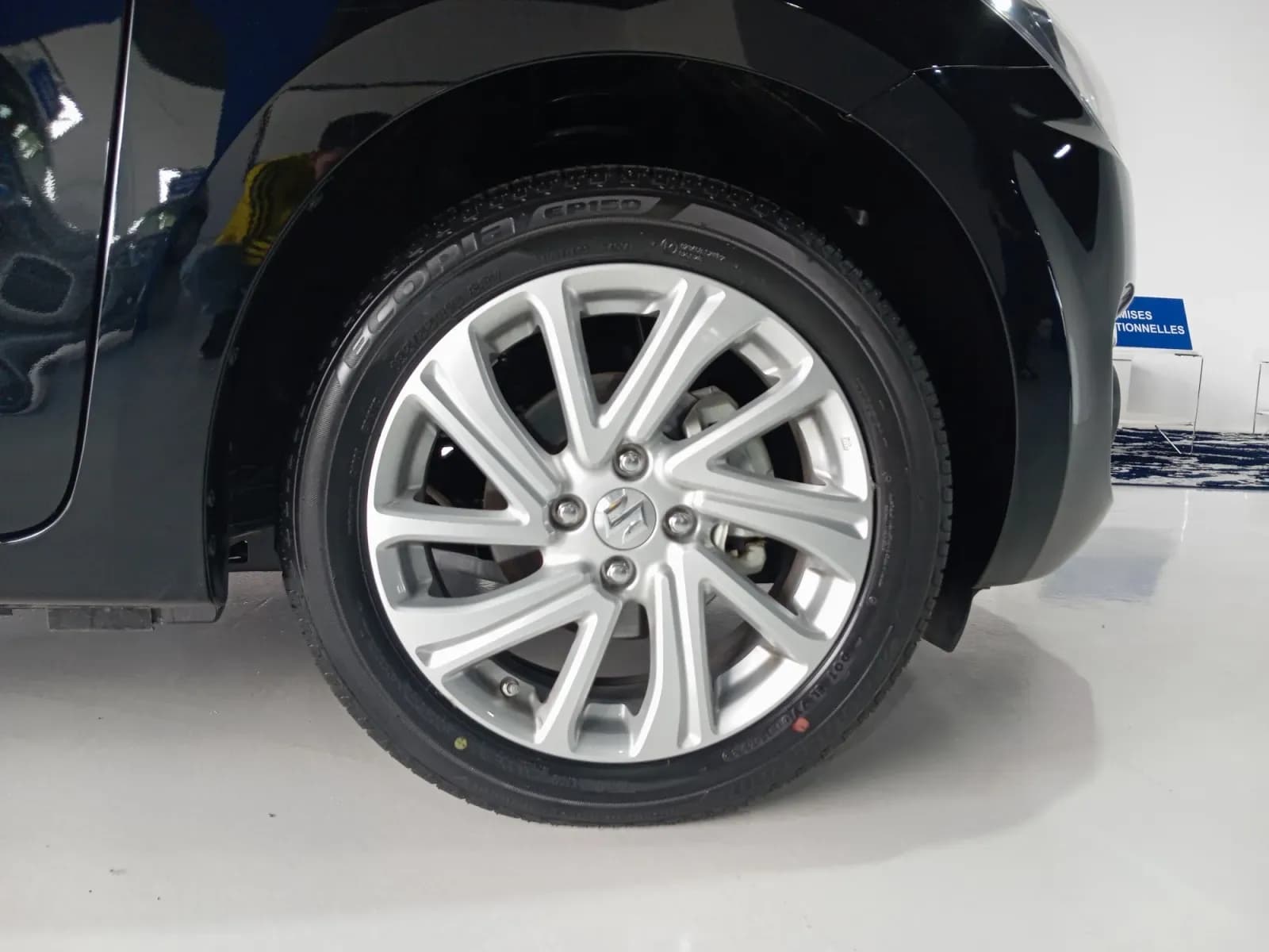 uploads/vehicles/2023/12/1702389744895.webp