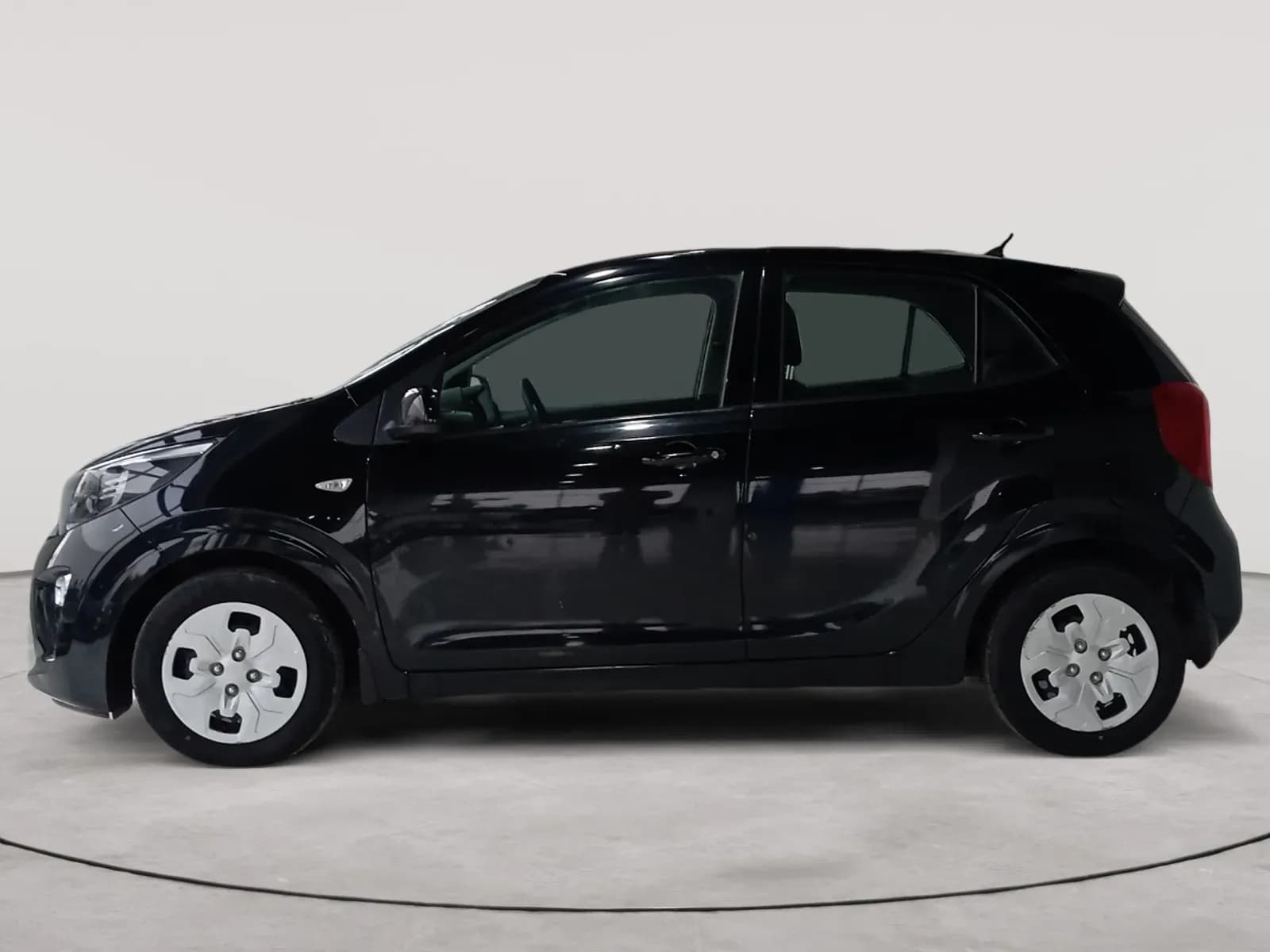 uploads/vehicles/2023/12/1702393739403.webp