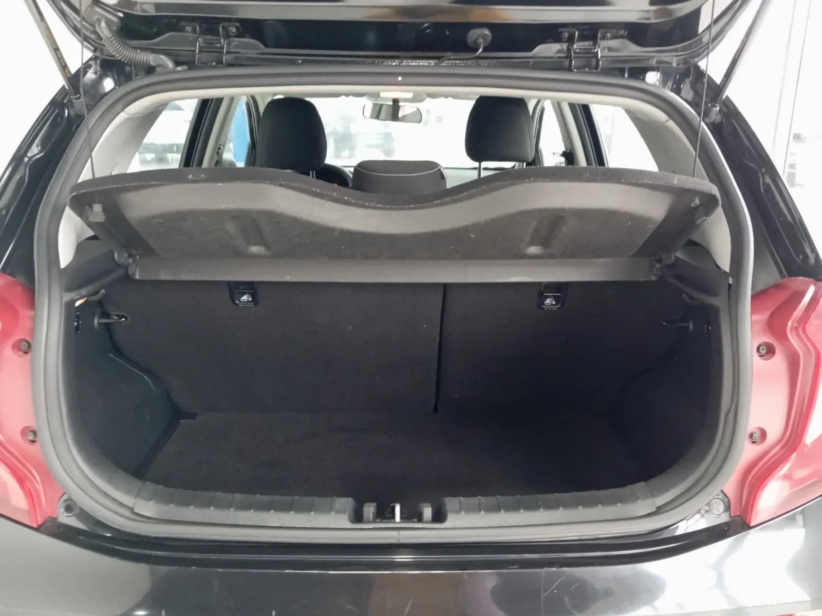 uploads/vehicles/2023/12/1702393739968.webp