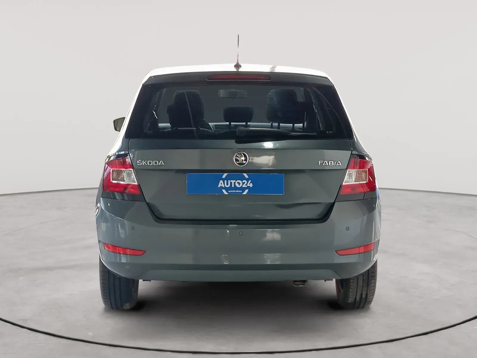 uploads/vehicles/2023/12/1702478116665.webp