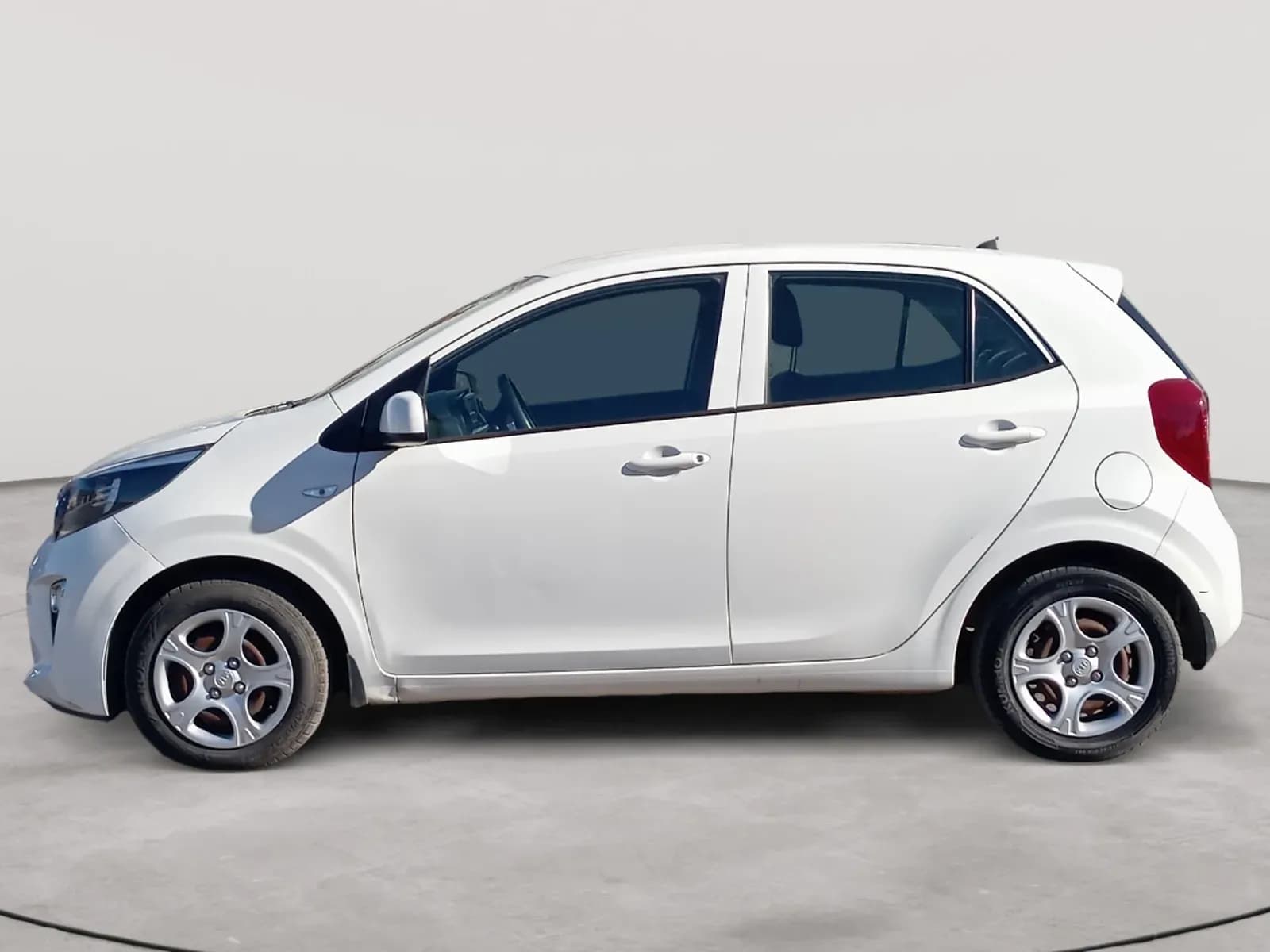 uploads/vehicles/2023/12/1702900886961.webp