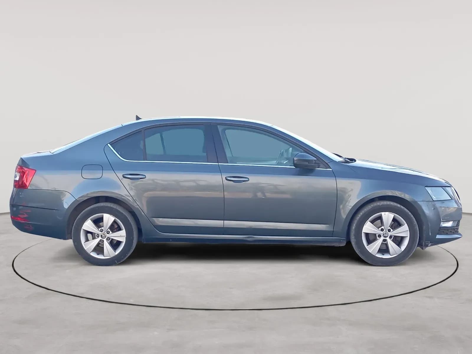 uploads/vehicles/2023/12/1702997997114.webp