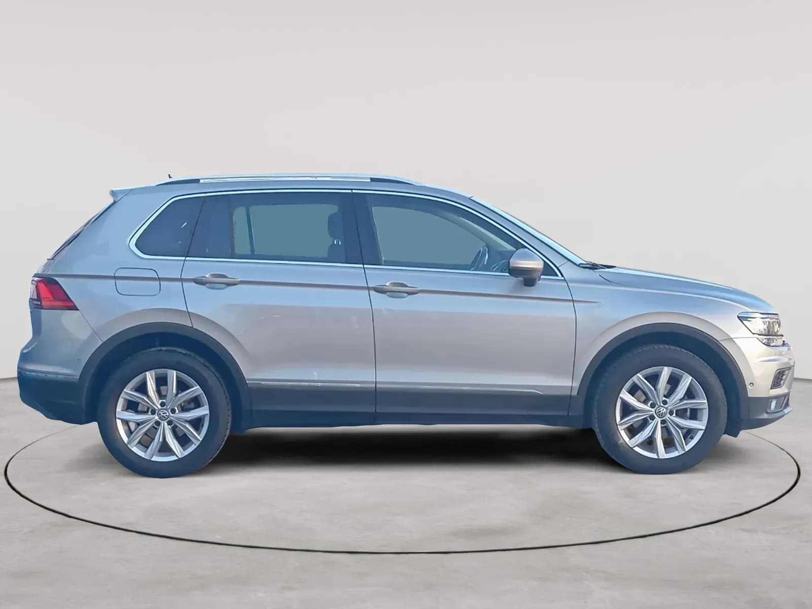 uploads/vehicles/2023/12/1703501538017-604.webp