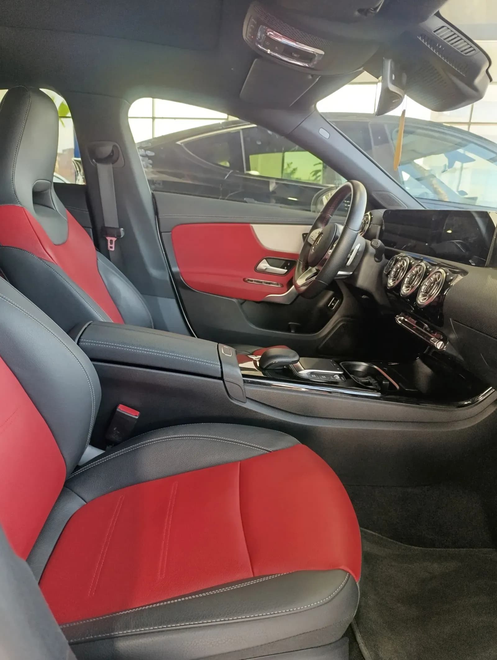uploads/vehicles/2023/12/1711023431977-491.webp