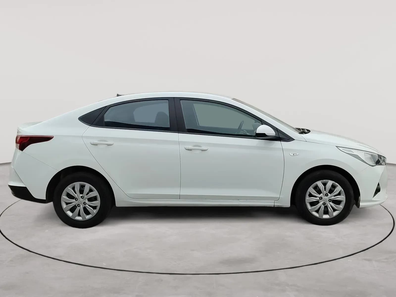 uploads/vehicles/2023/12/1717590331637-927.webp