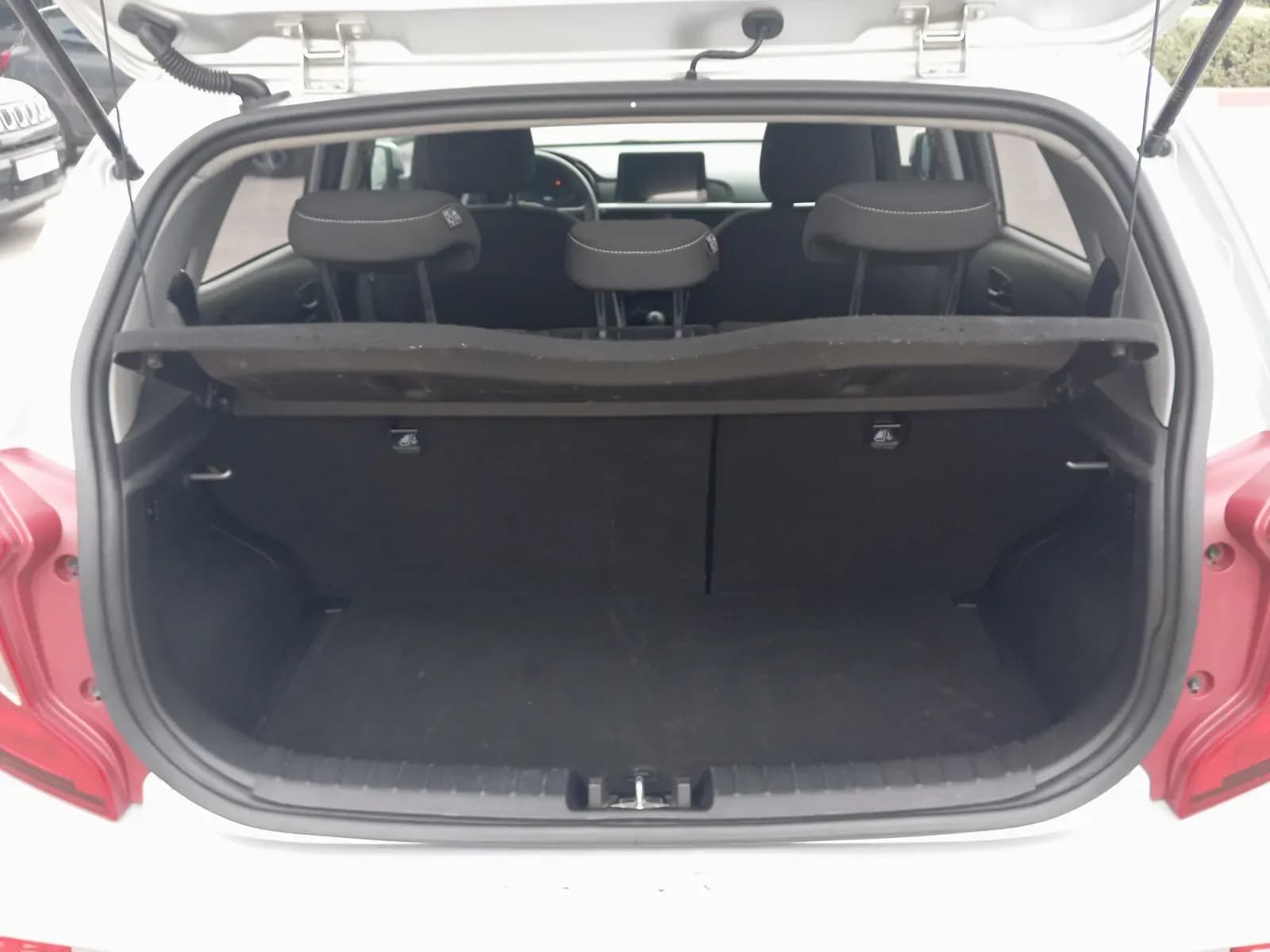 uploads/vehicles/2024/01/1704792362634-768.webp