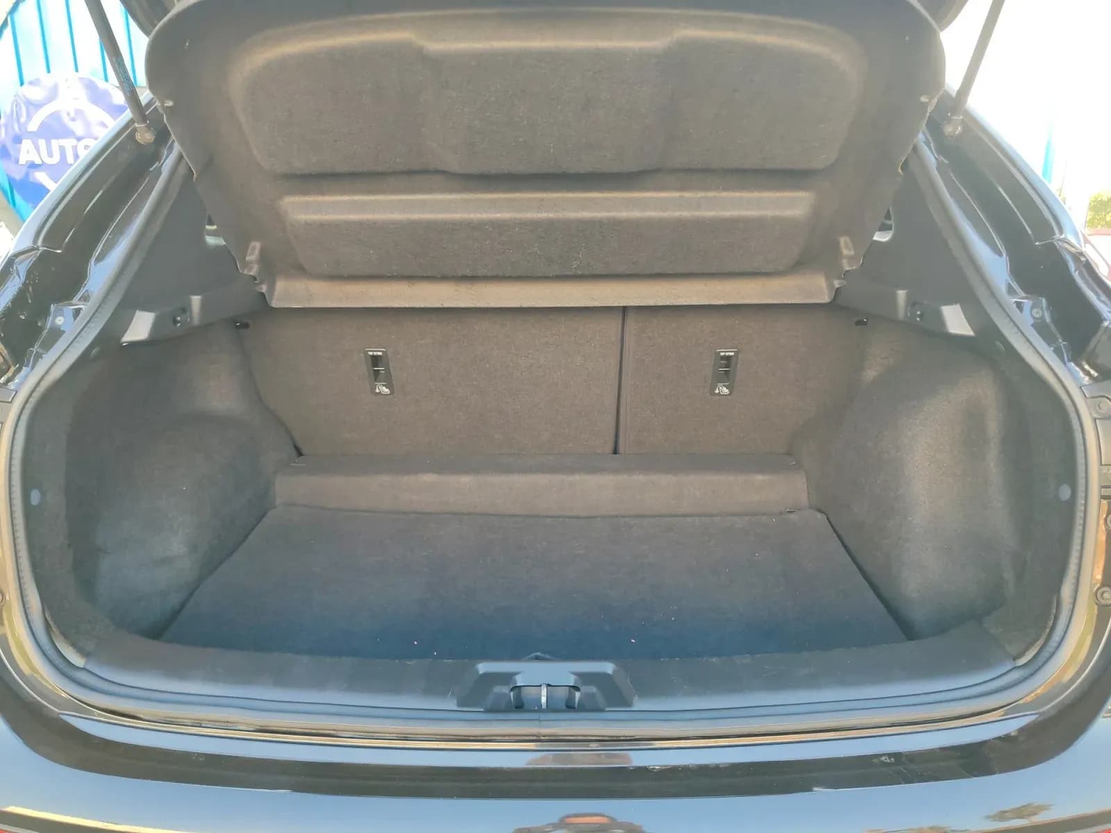 uploads/vehicles/2024/01/1706177508042-835.webp