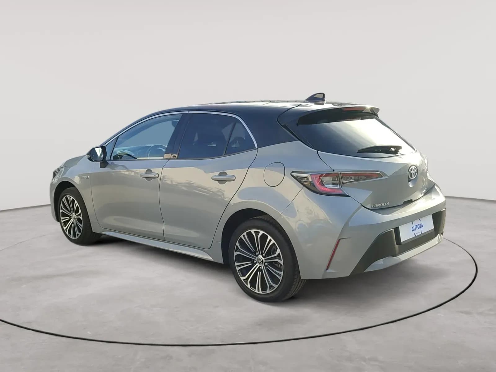 uploads/vehicles/2024/02/1707133259163-355.webp