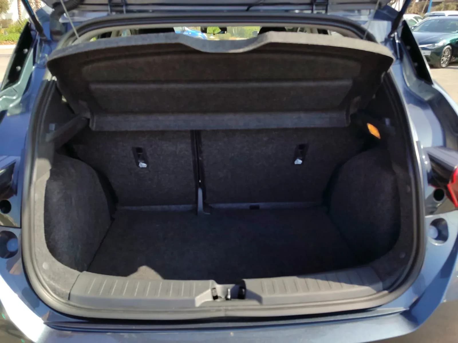 uploads/vehicles/2024/02/1707751639055-516.webp