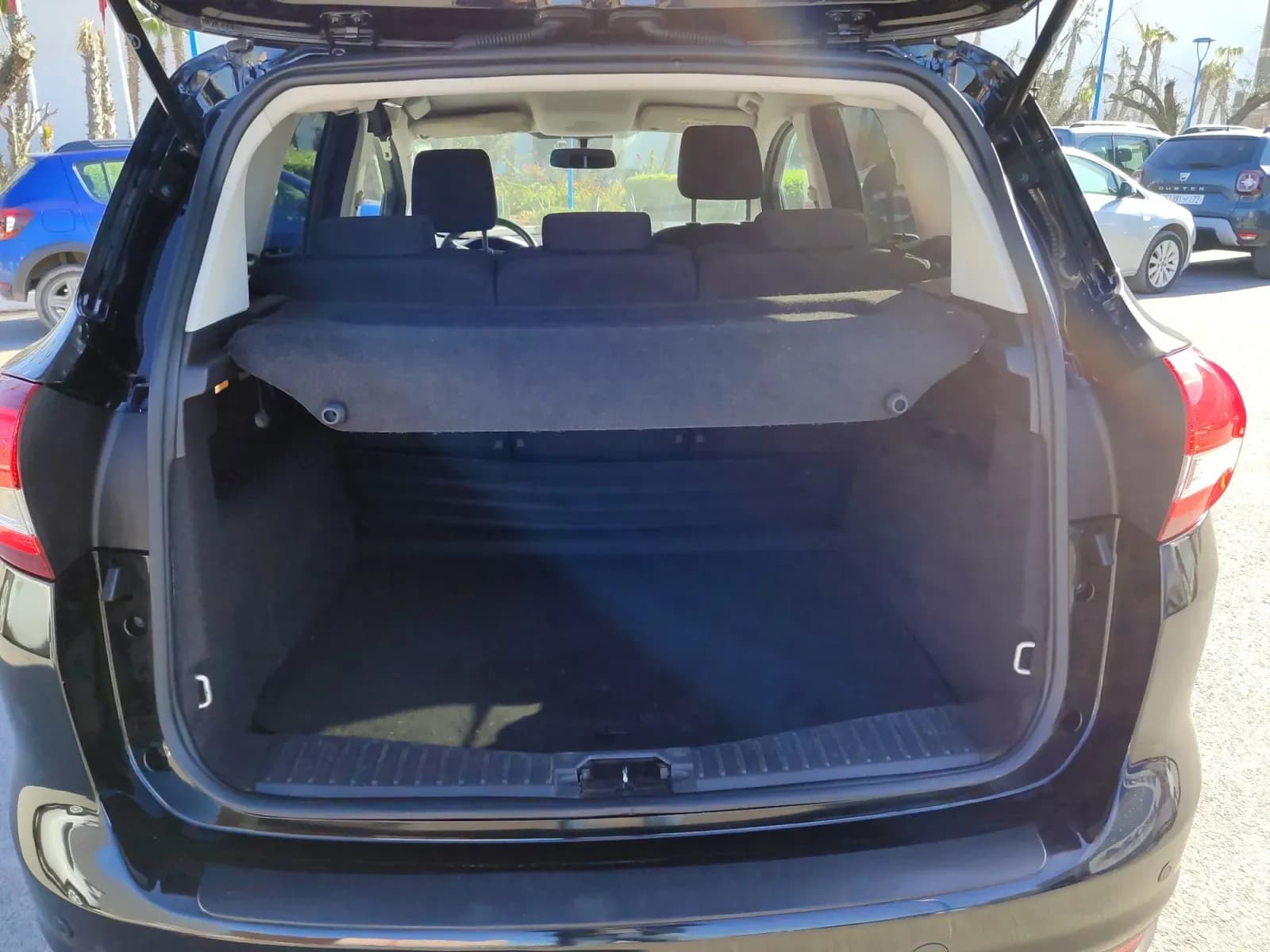 uploads/vehicles/2024/02/1709207507239-451.webp