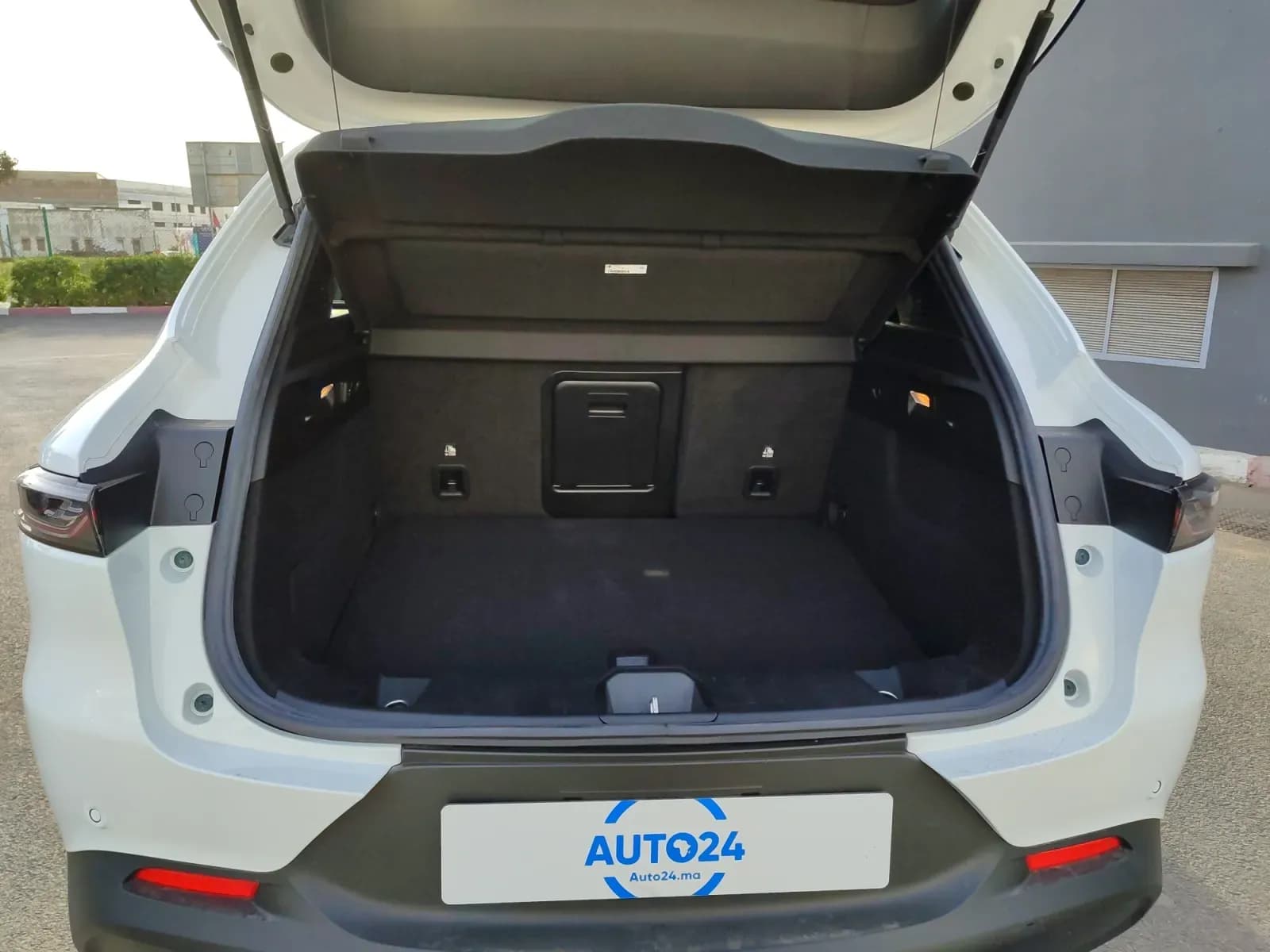 uploads/vehicles/2024/03/1709829694870-864.webp