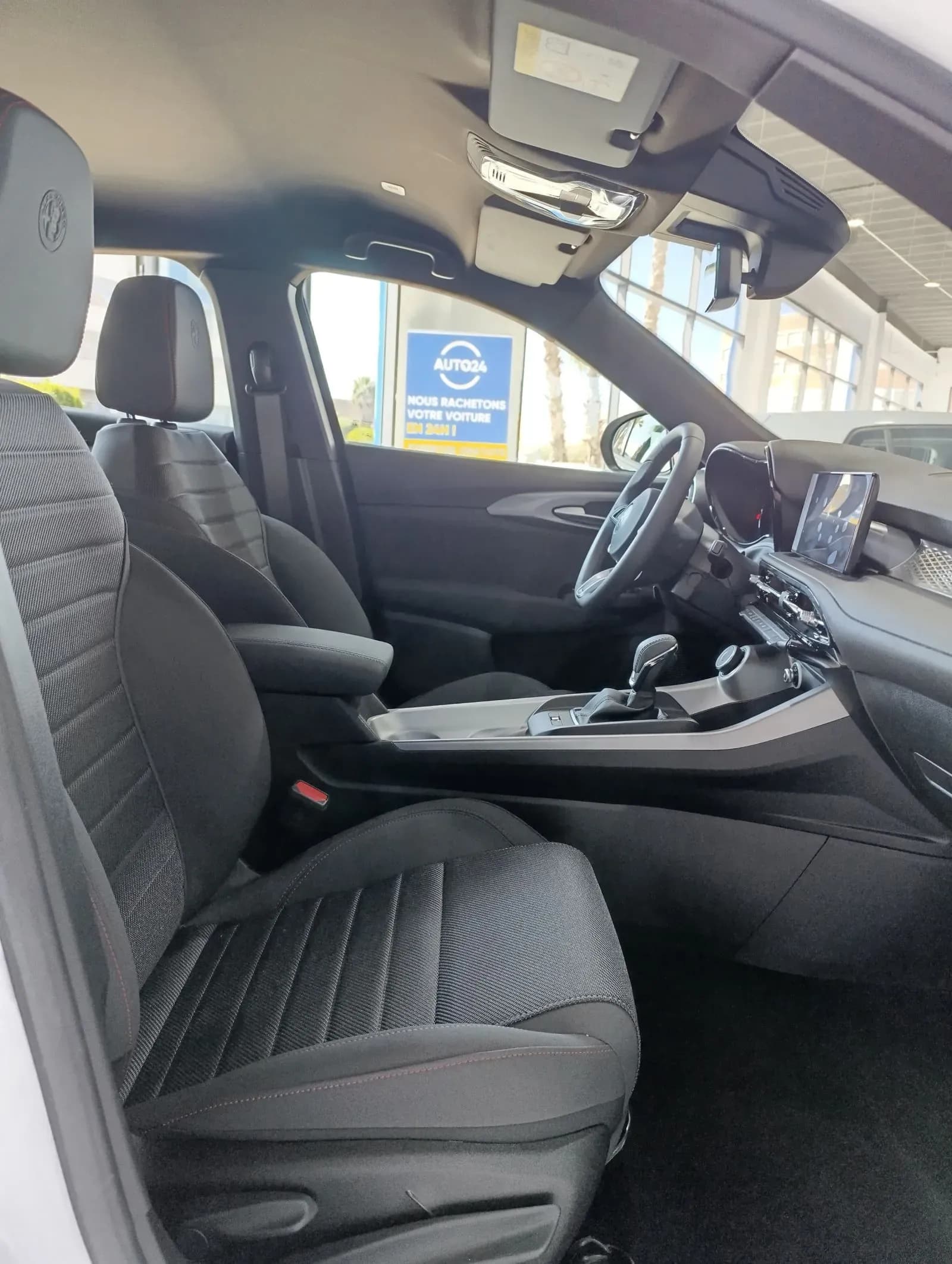 uploads/vehicles/2024/03/1711022599697-778.webp
