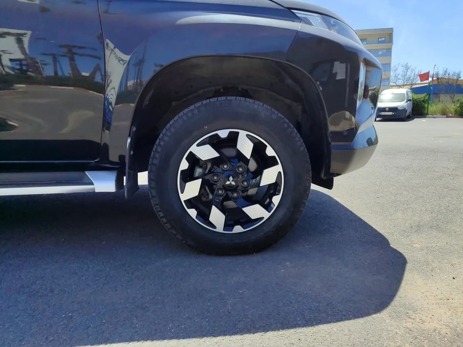 uploads/vehicles/2024/04/1713369208724-102.webp