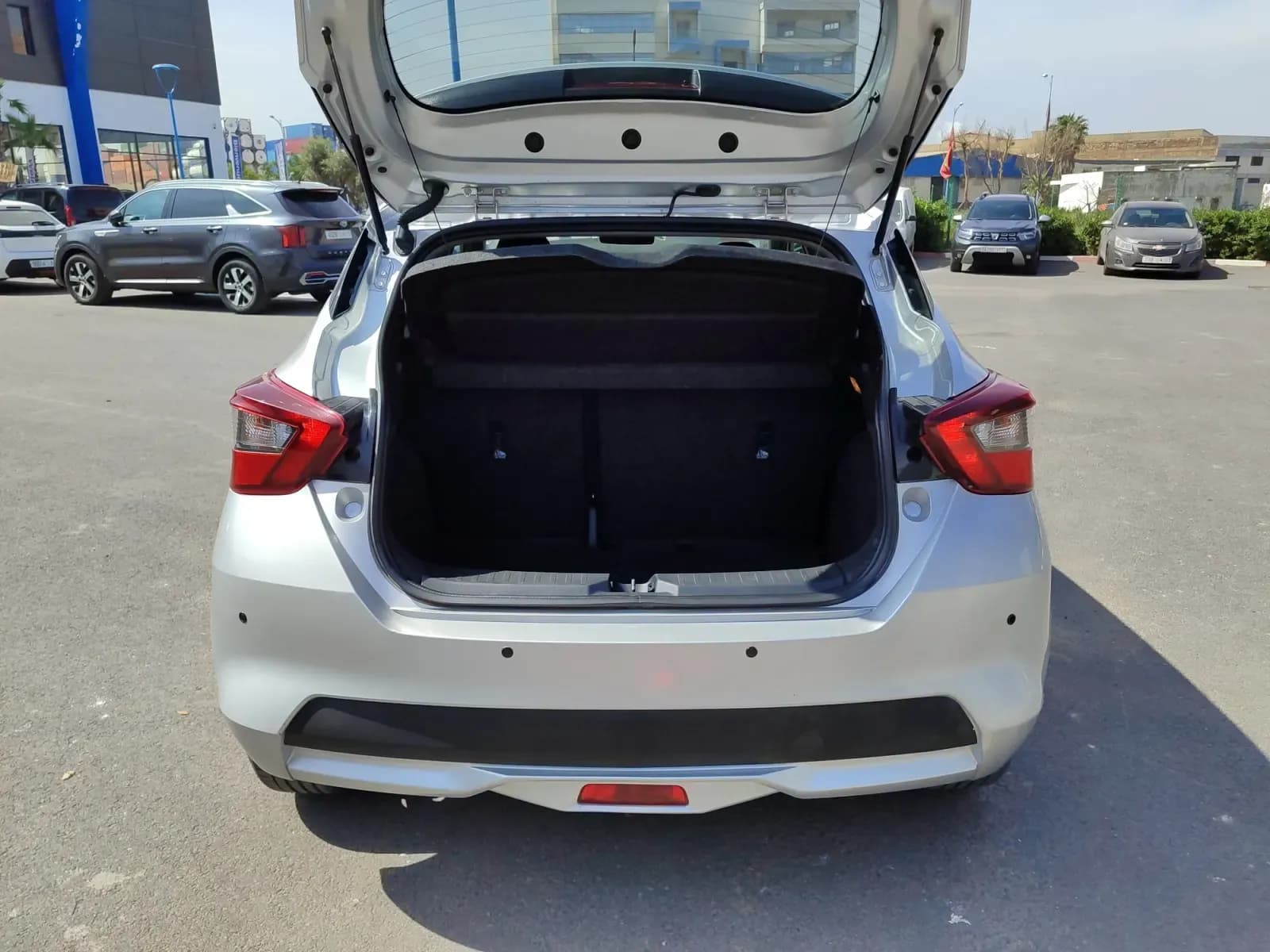 uploads/vehicles/2024/04/1713527081690-678.webp