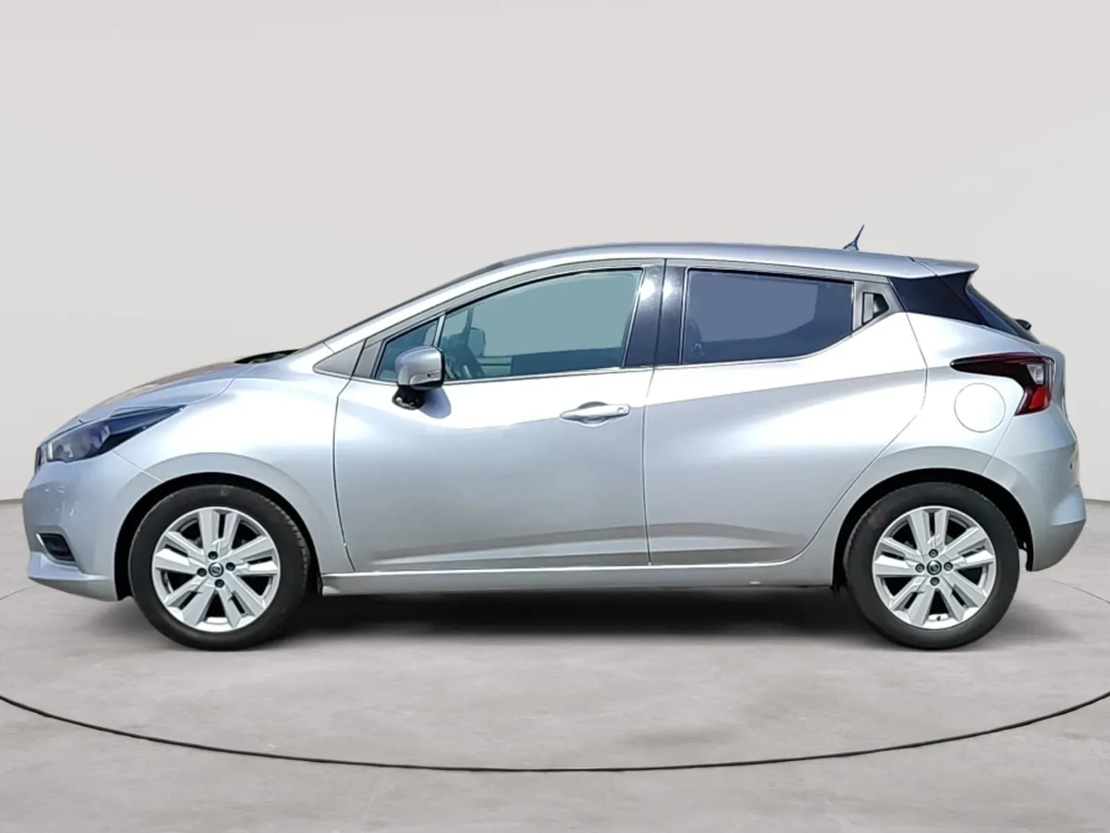 uploads/vehicles/2024/04/1713527083699-708.webp
