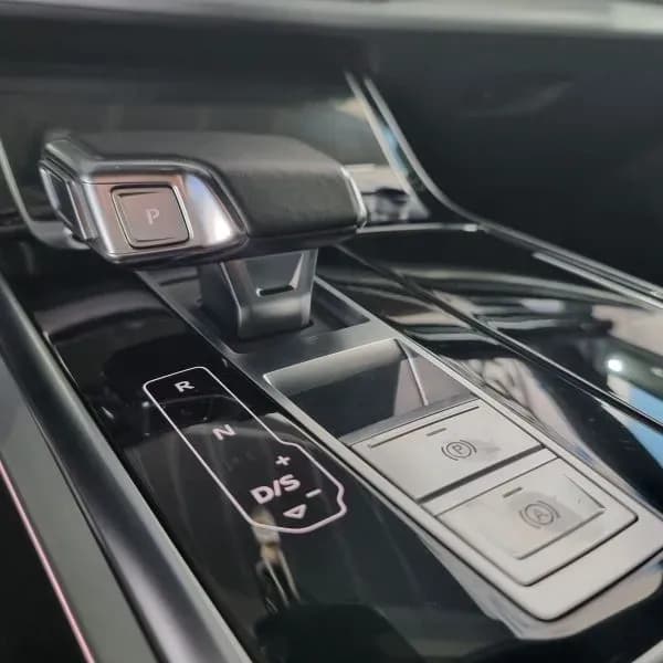 uploads/vehicles/2024/04/1714386879178-939.webp