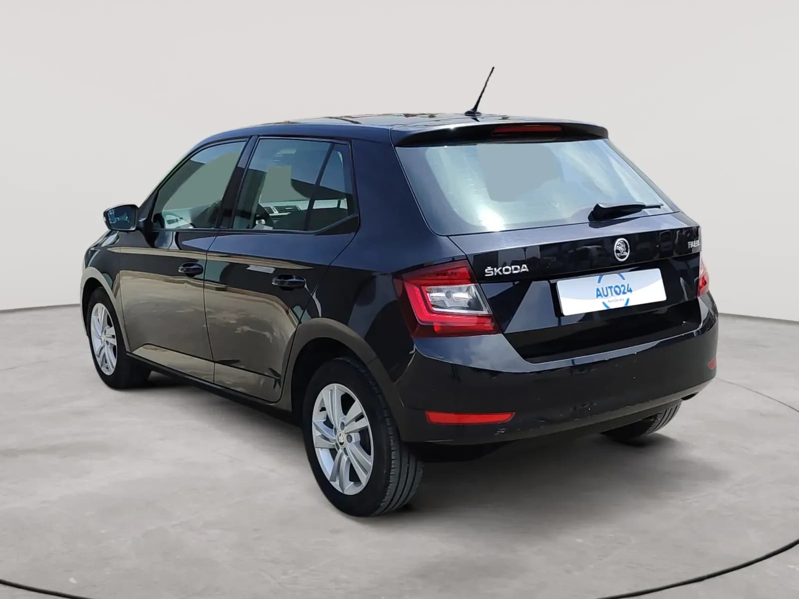 uploads/vehicles/2024/05/1715681669884-143.webp