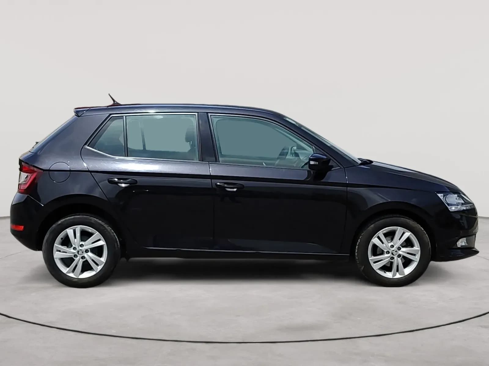 uploads/vehicles/2024/05/1715681672012-658.webp