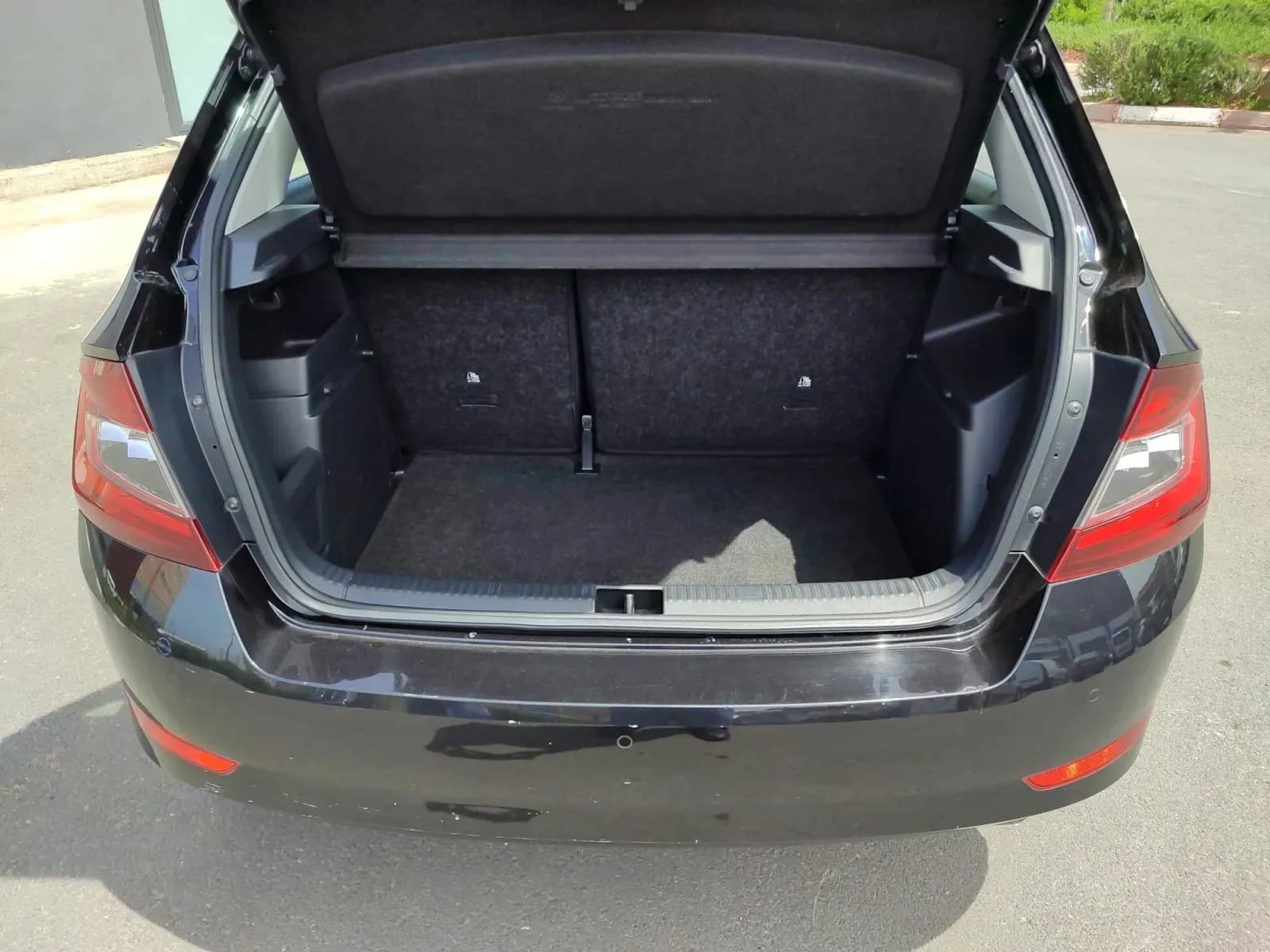 uploads/vehicles/2024/05/1715681672308-416.webp