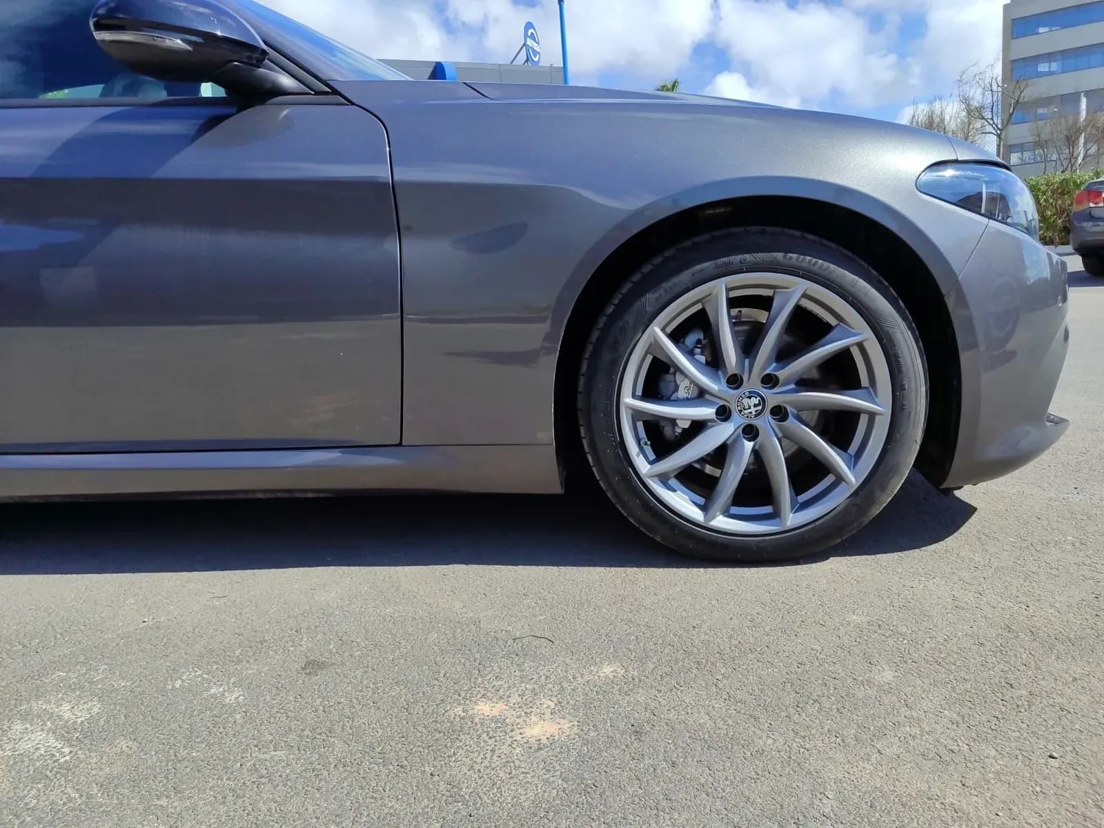 uploads/vehicles/2024/07/1719822924166-124.webp