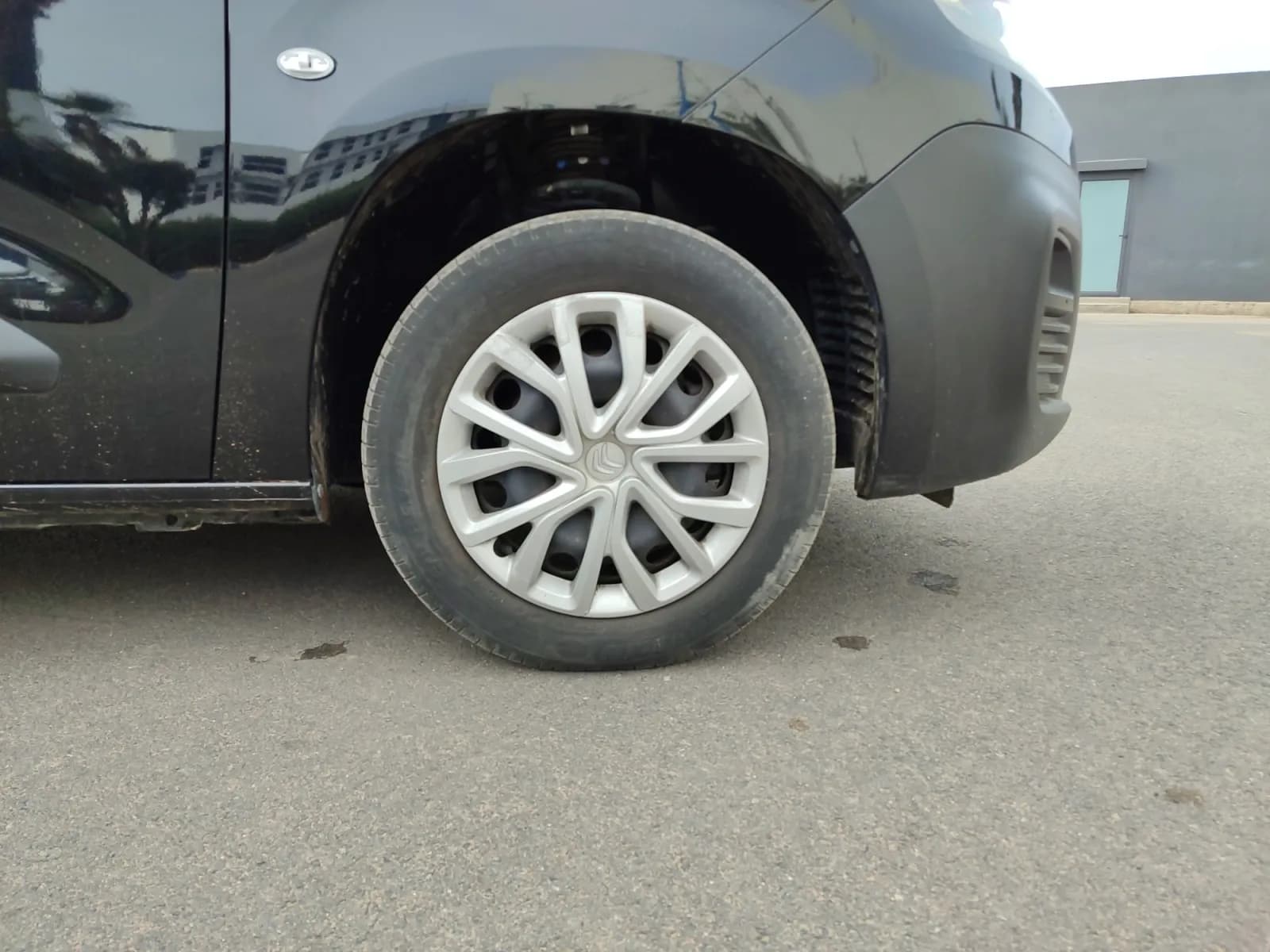 uploads/vehicles/2024/10/1730135138308-731.webp
