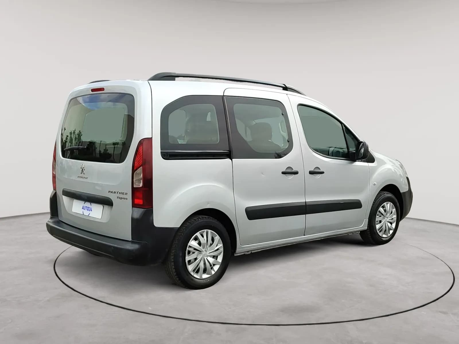 uploads/vehicles/2024/11/1732092766136-763.webp