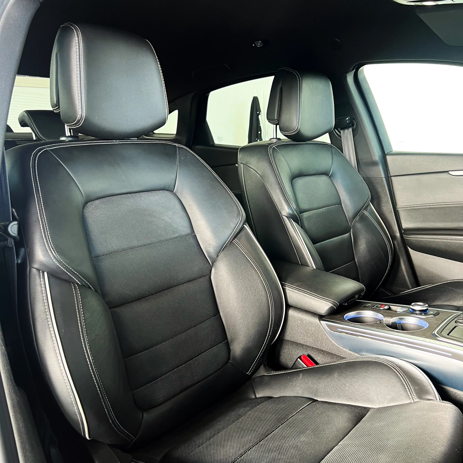 uploads/vehicles/2024/11/1732897474452-614.webp