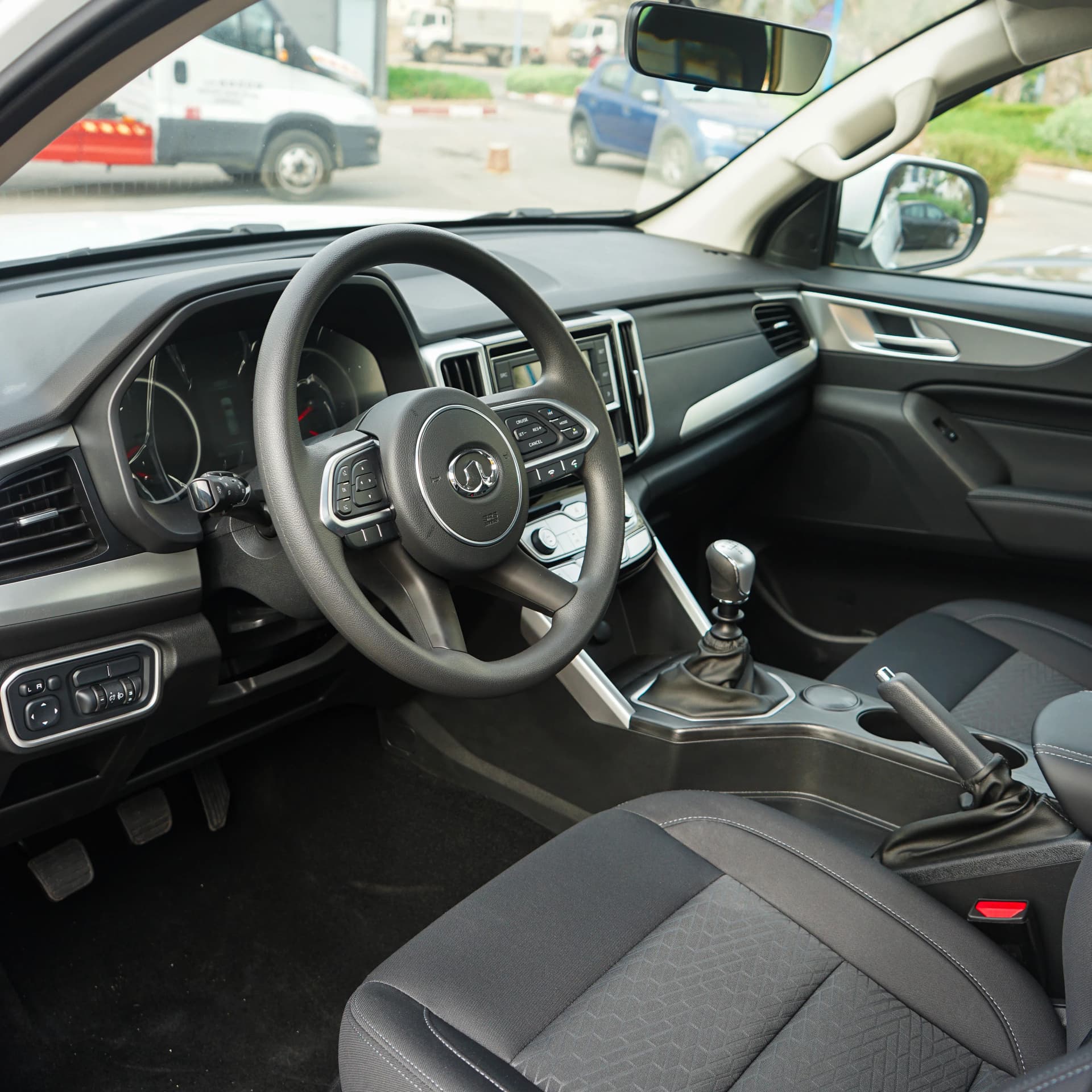 uploads/vehicles/2024/11/1732963402192-995.webp