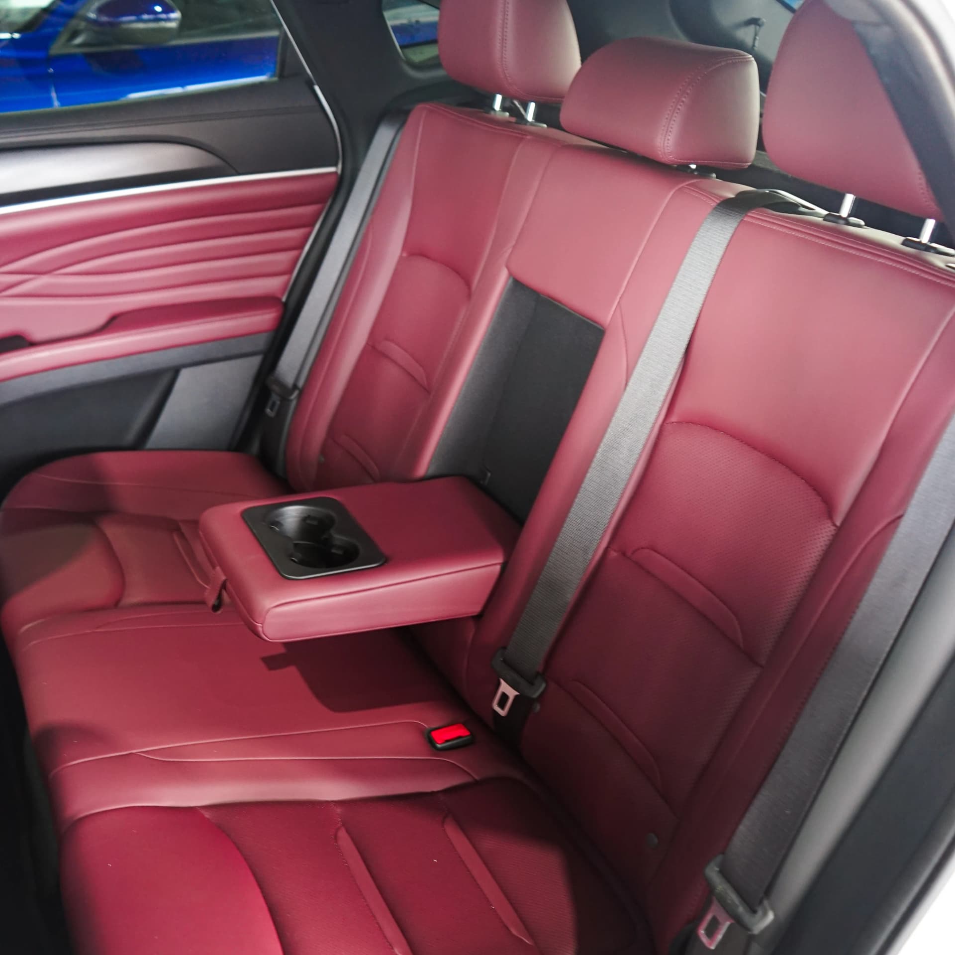 uploads/vehicles/2024/11/1732965983133-570.webp