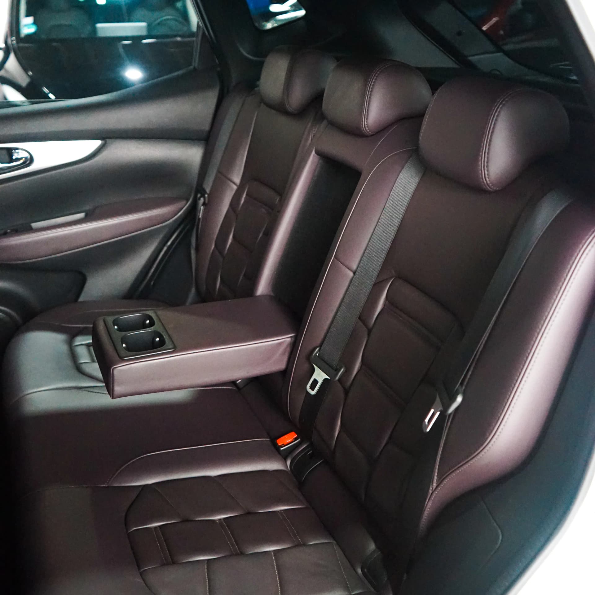 uploads/vehicles/2024/11/1732977537672-437.webp