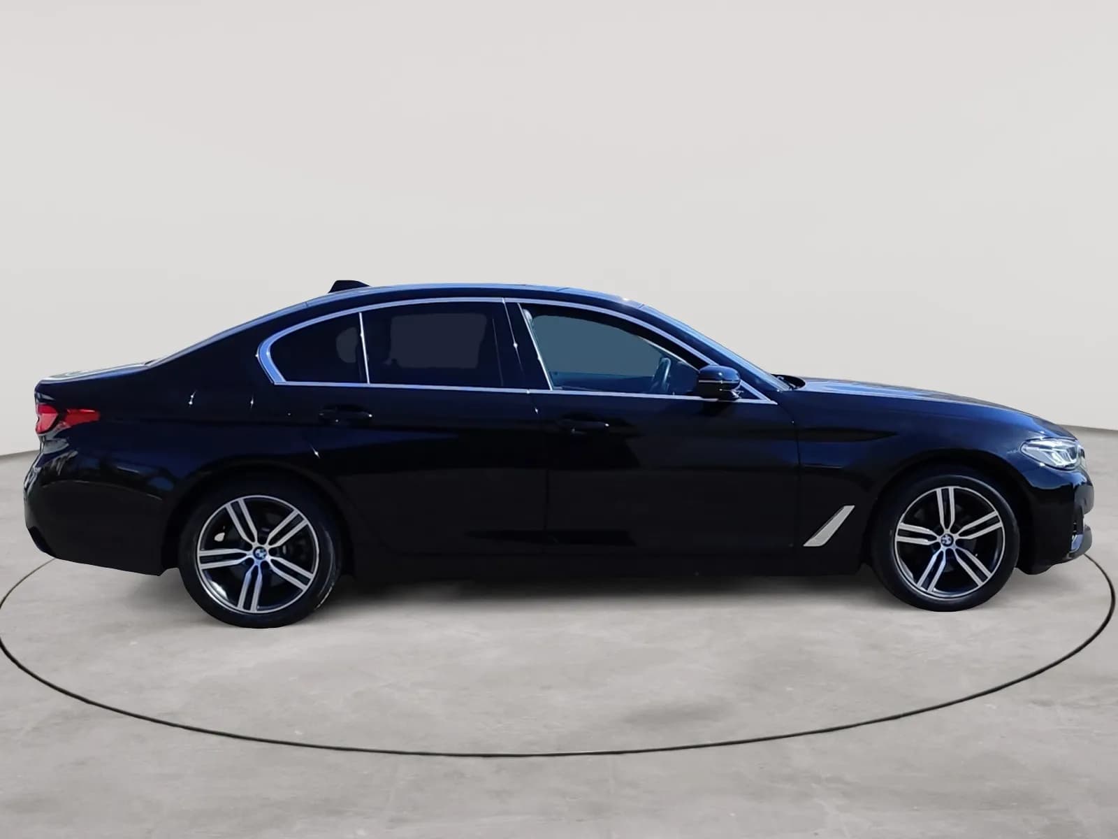 uploads/vehicles/2024/12/1733216596701-560.webp