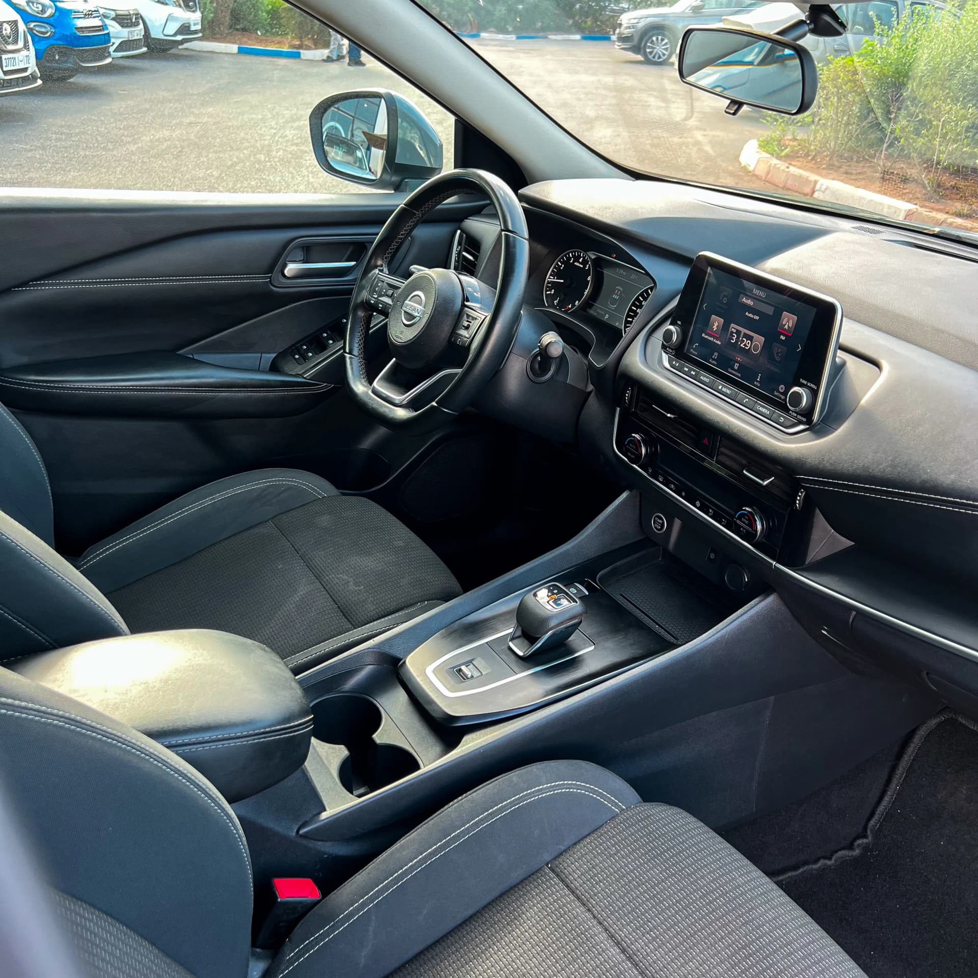 uploads/vehicles/2024/12/1733220368129-859.webp