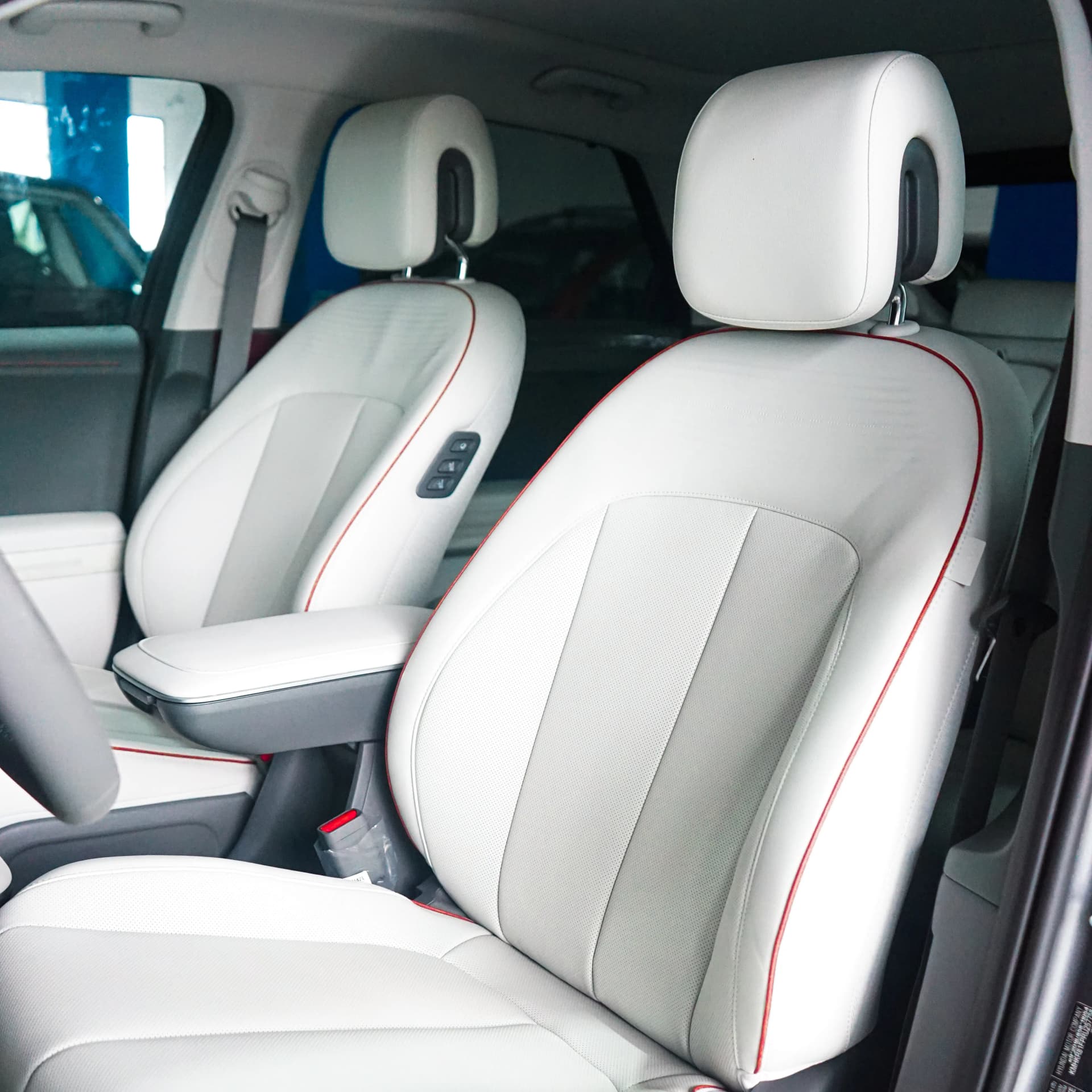 uploads/vehicles/2024/12/1733312080591-356.webp