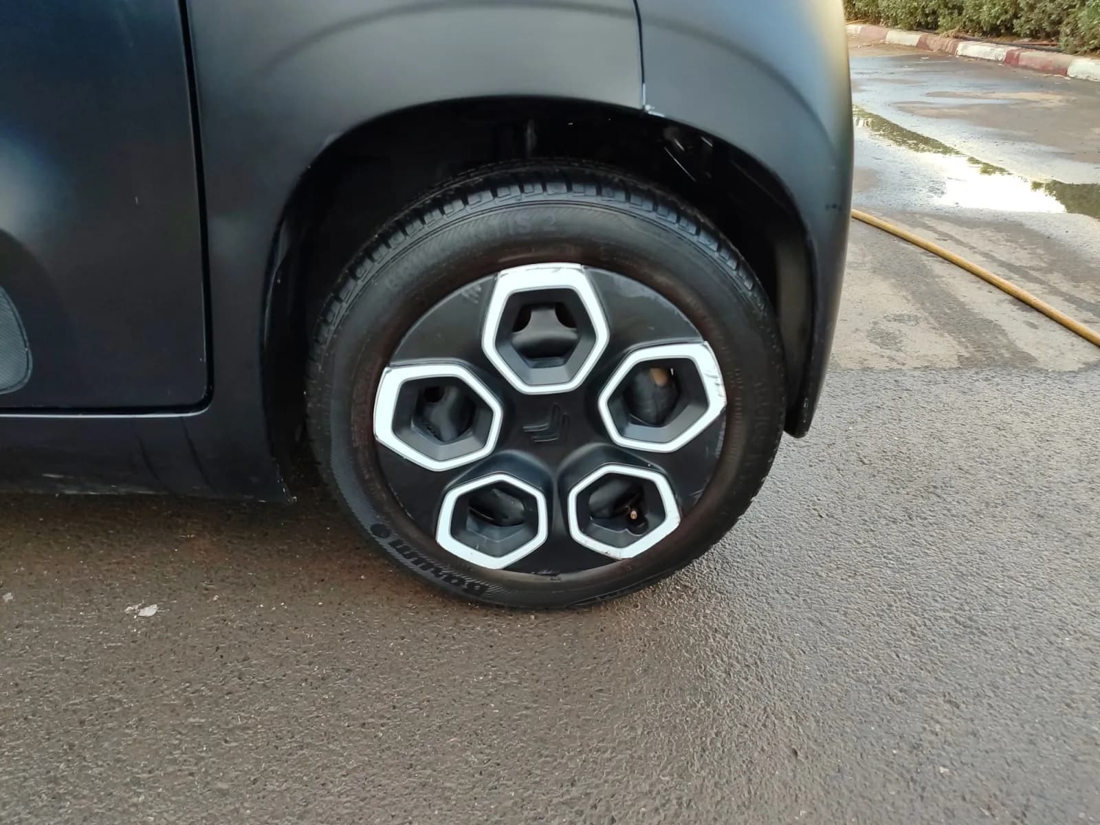 uploads/vehicles/2024/12/1733395243992-697.webp