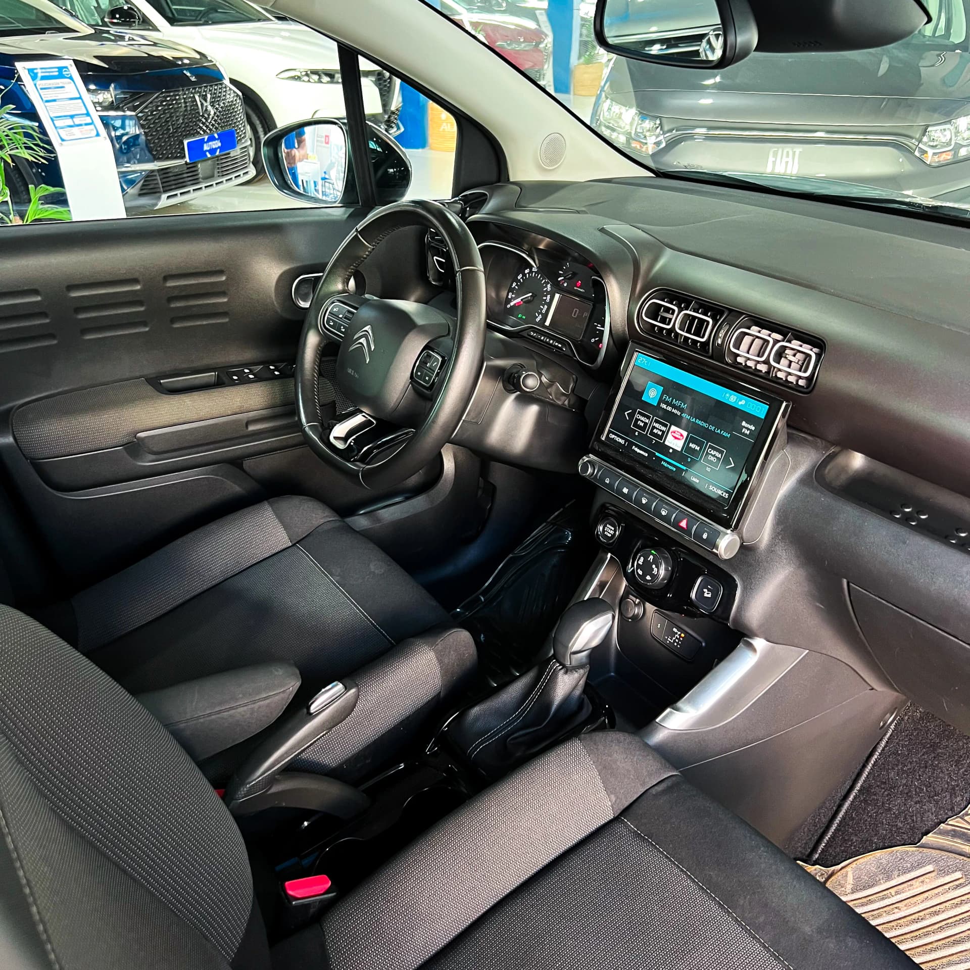 uploads/vehicles/2024/12/1733397736311-303.webp