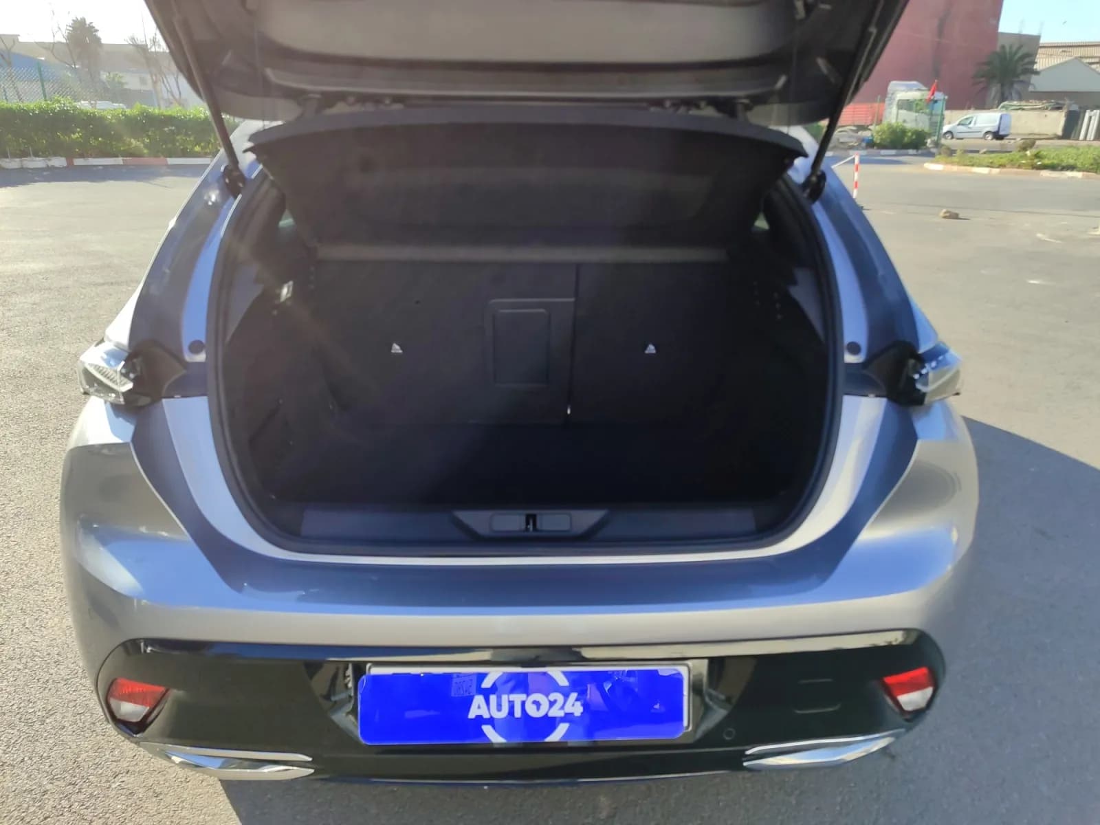 uploads/vehicles/2024/12/1734365685145-639.webp