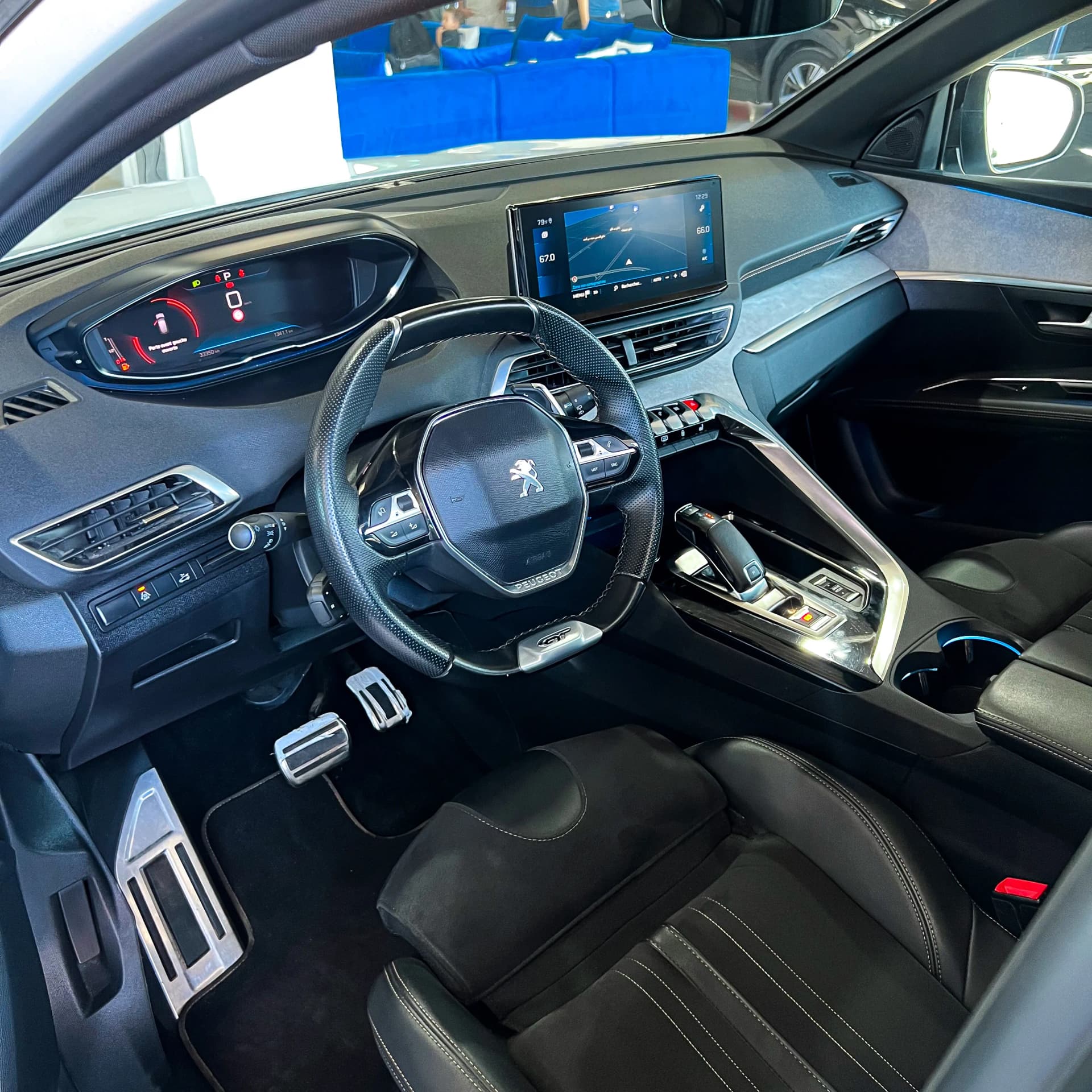 uploads/vehicles/2024/12/1734516248453-853.webp