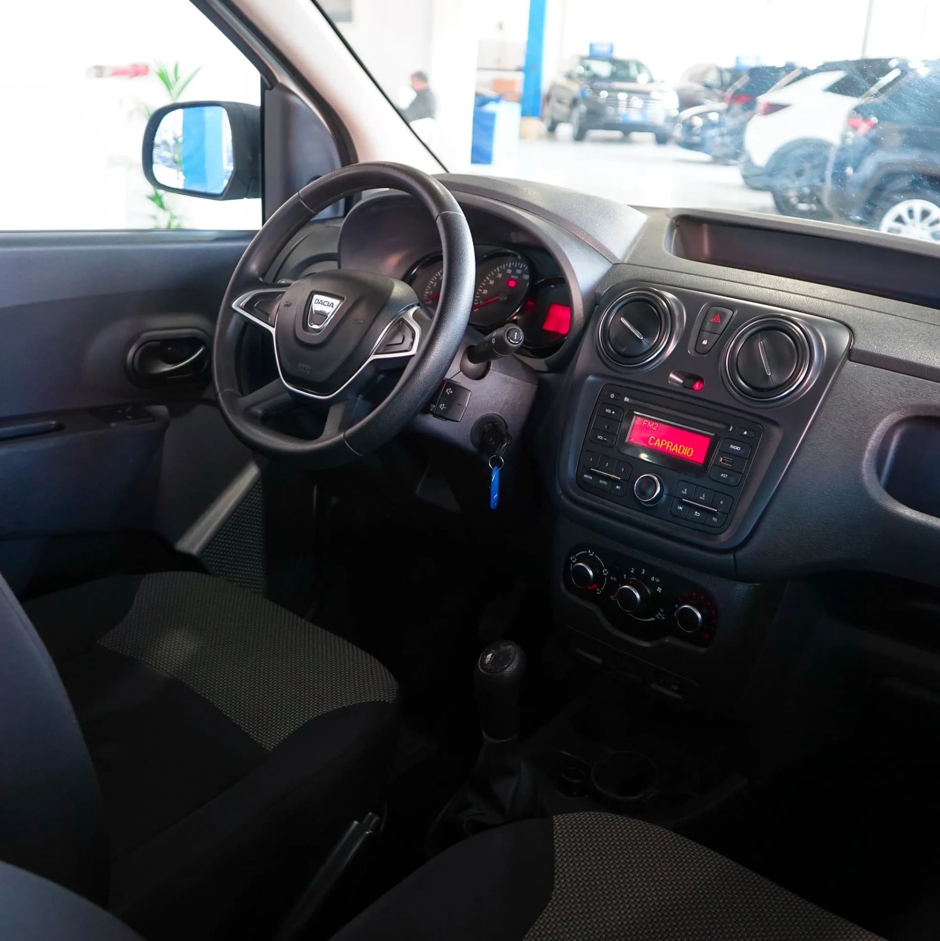 uploads/vehicles/2024/12/1734526413264-295.webp