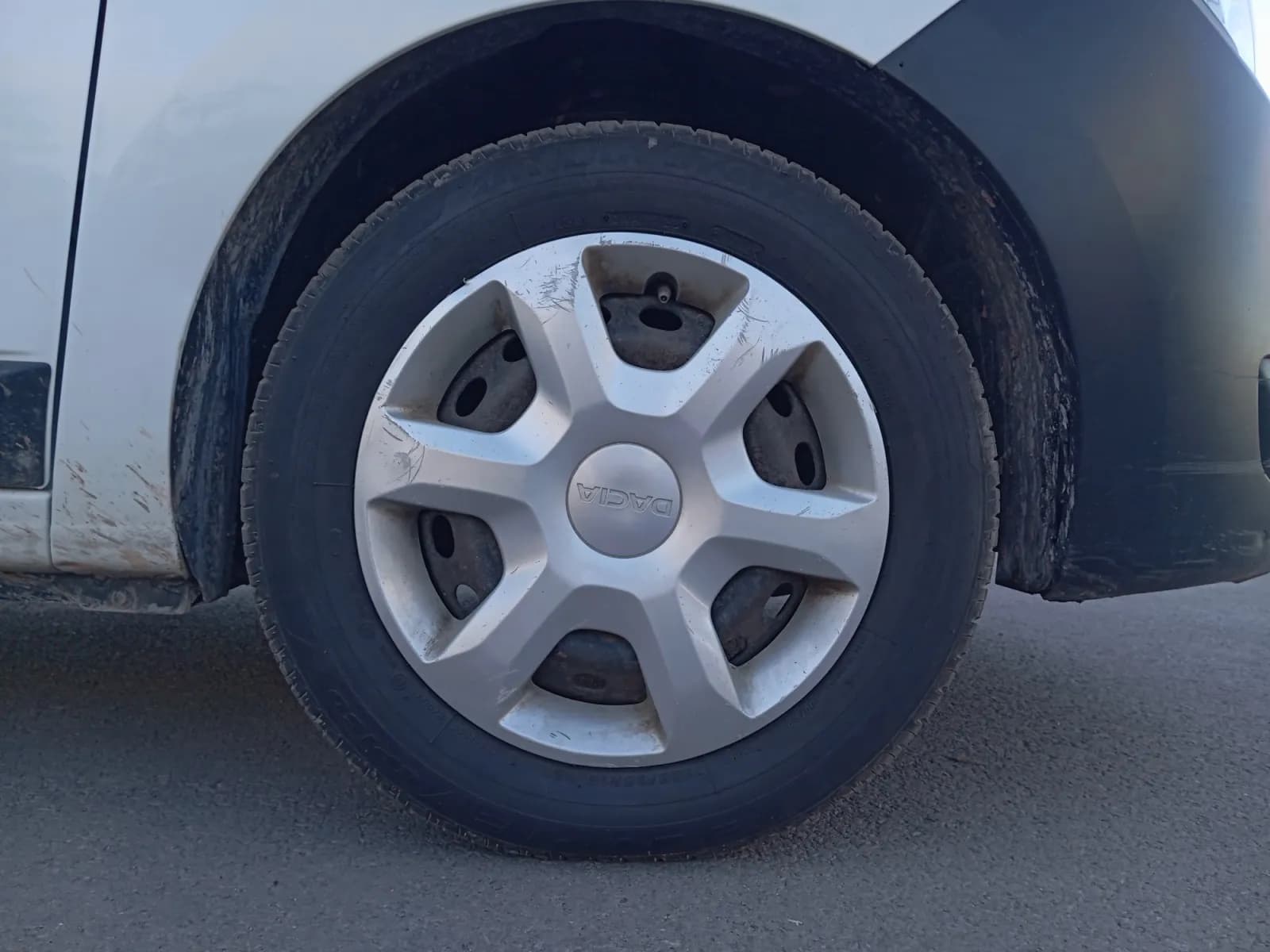 uploads/vehicles/2024/12/1734526416507-325.webp