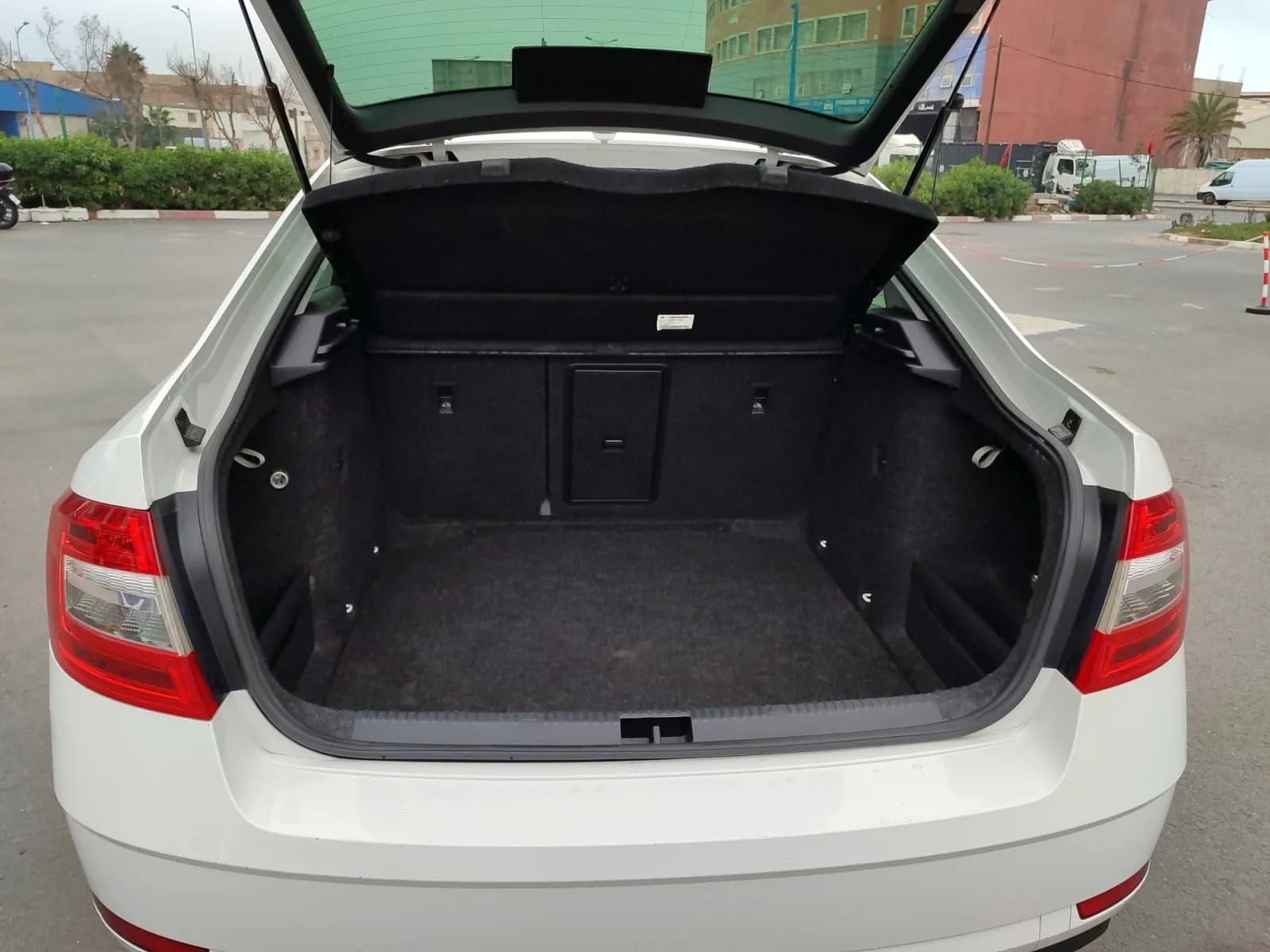 uploads/vehicles/2024/12/1734628670721-341.webp