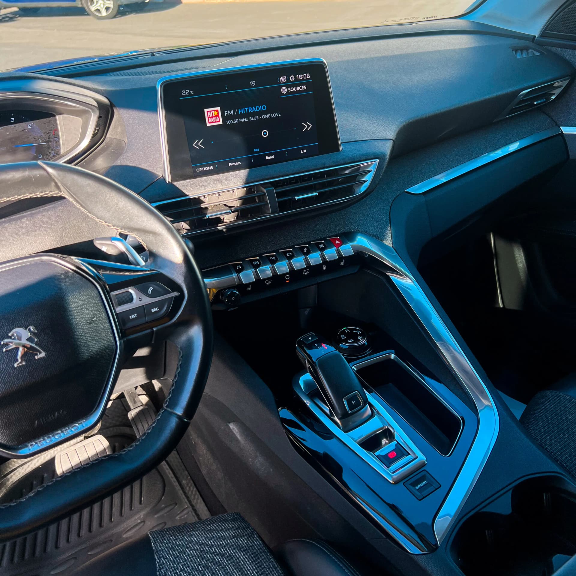 uploads/vehicles/2024/12/1734689736978-135.webp