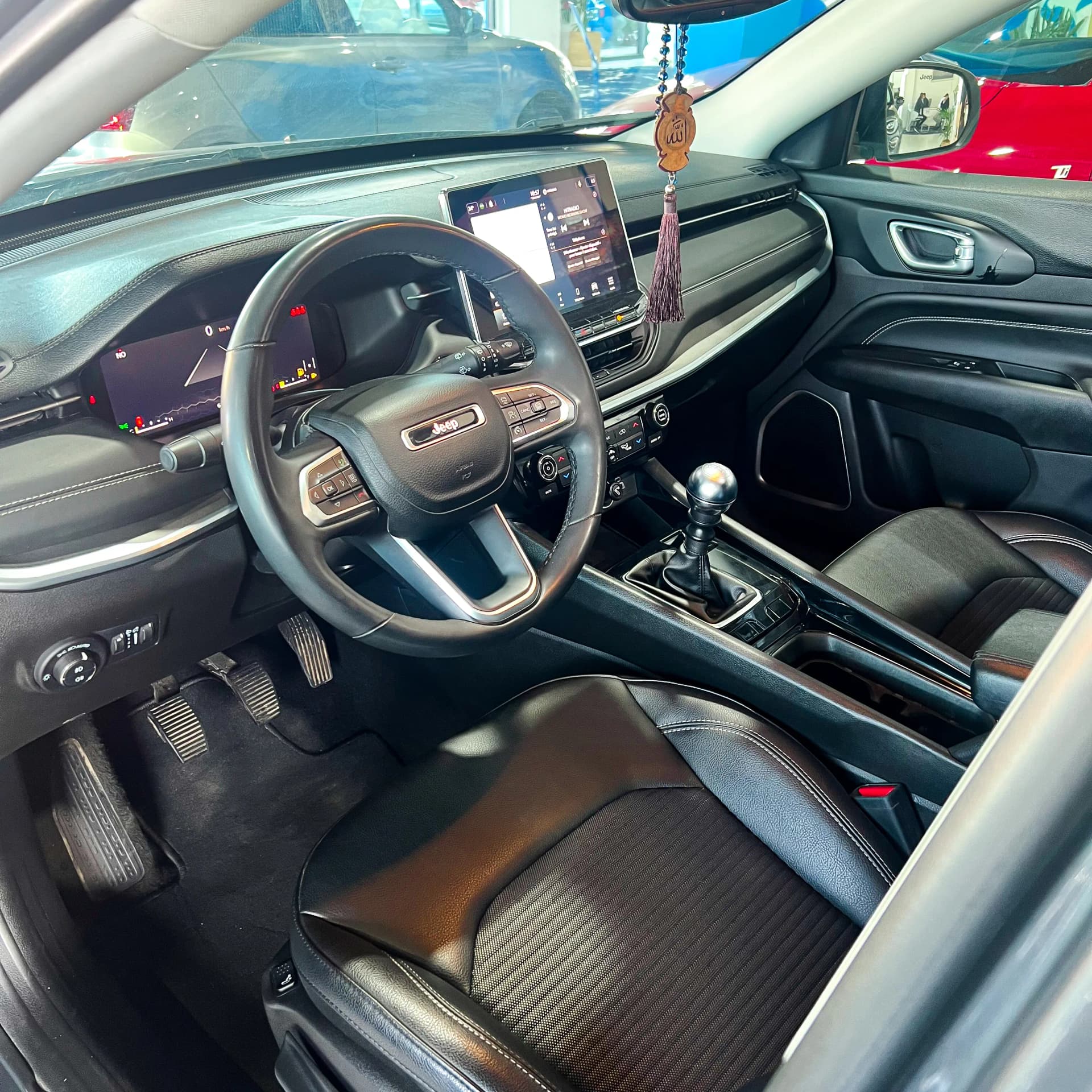 uploads/vehicles/2024/12/1735116546283-937.webp