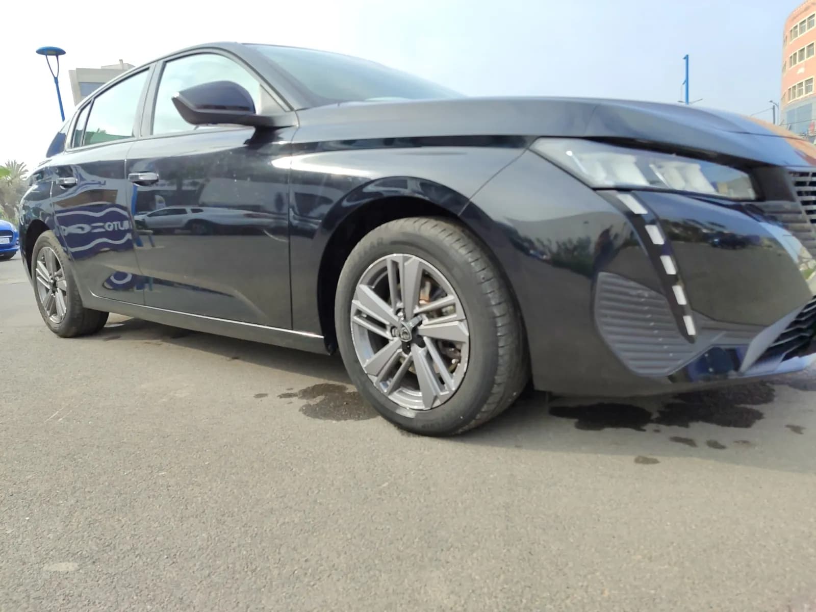 uploads/vehicles/2024/12/1735141300800-408.webp